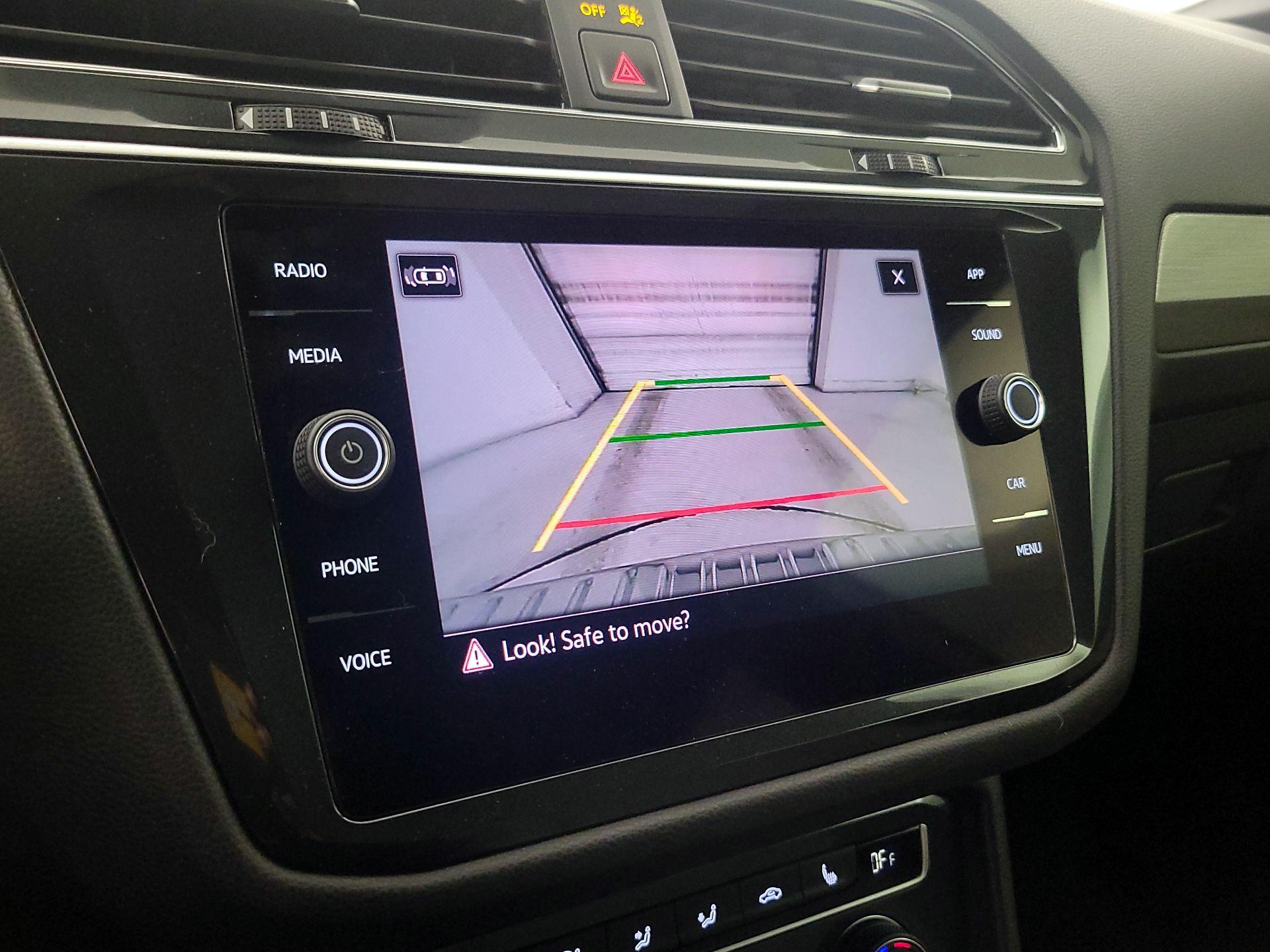 Thumbnail: 2021 Volkswagen Tiguan - 14