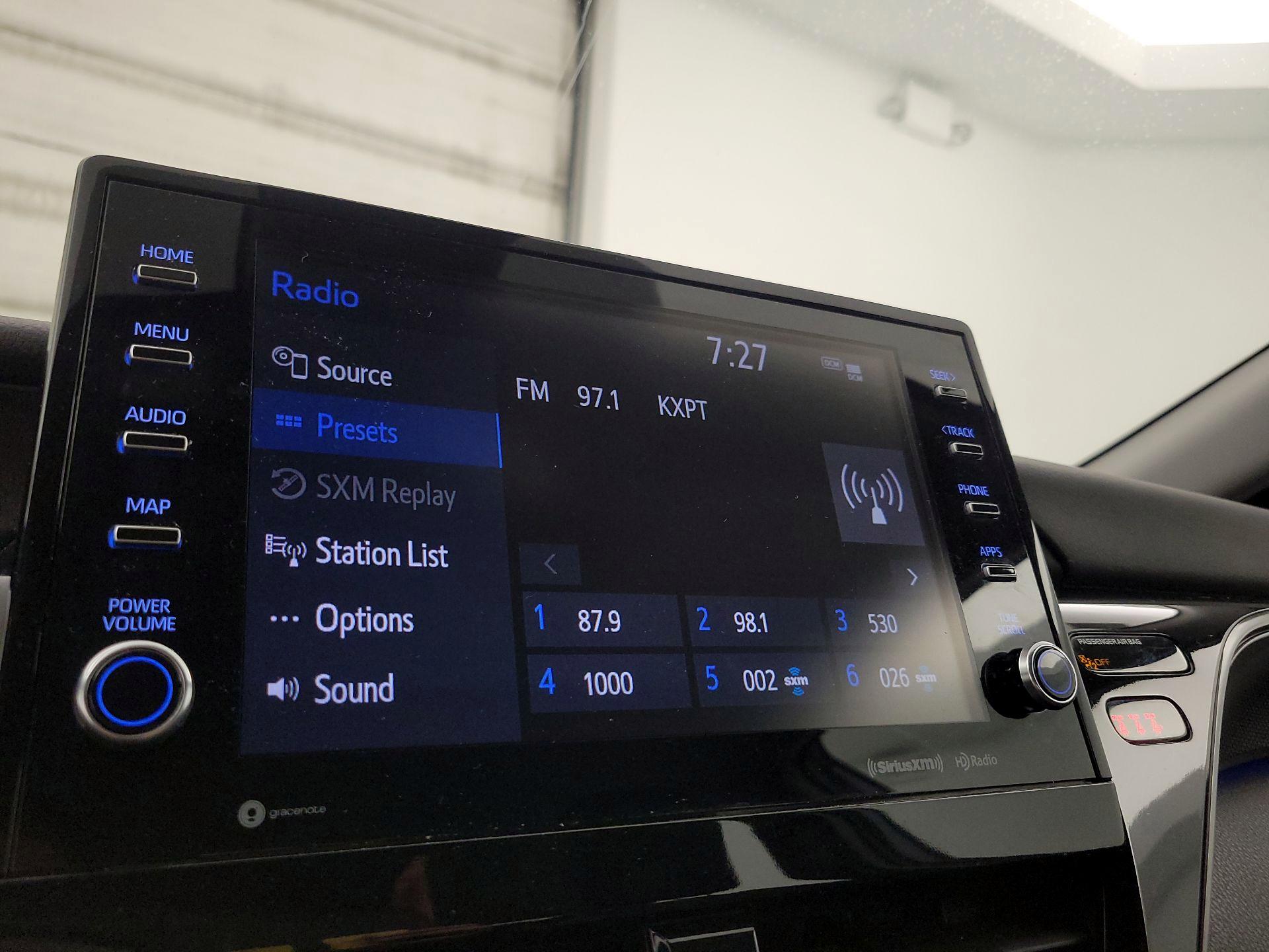 Thumbnail: 2022 Toyota Camry - 15