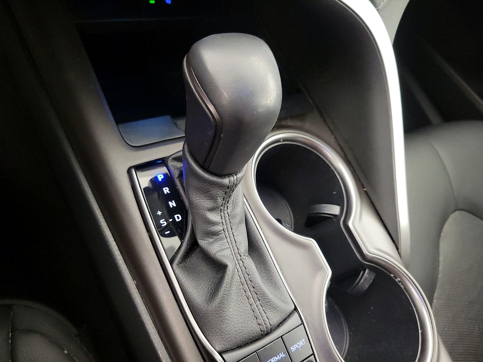 Thumbnail: 2022 Toyota Camry - 17