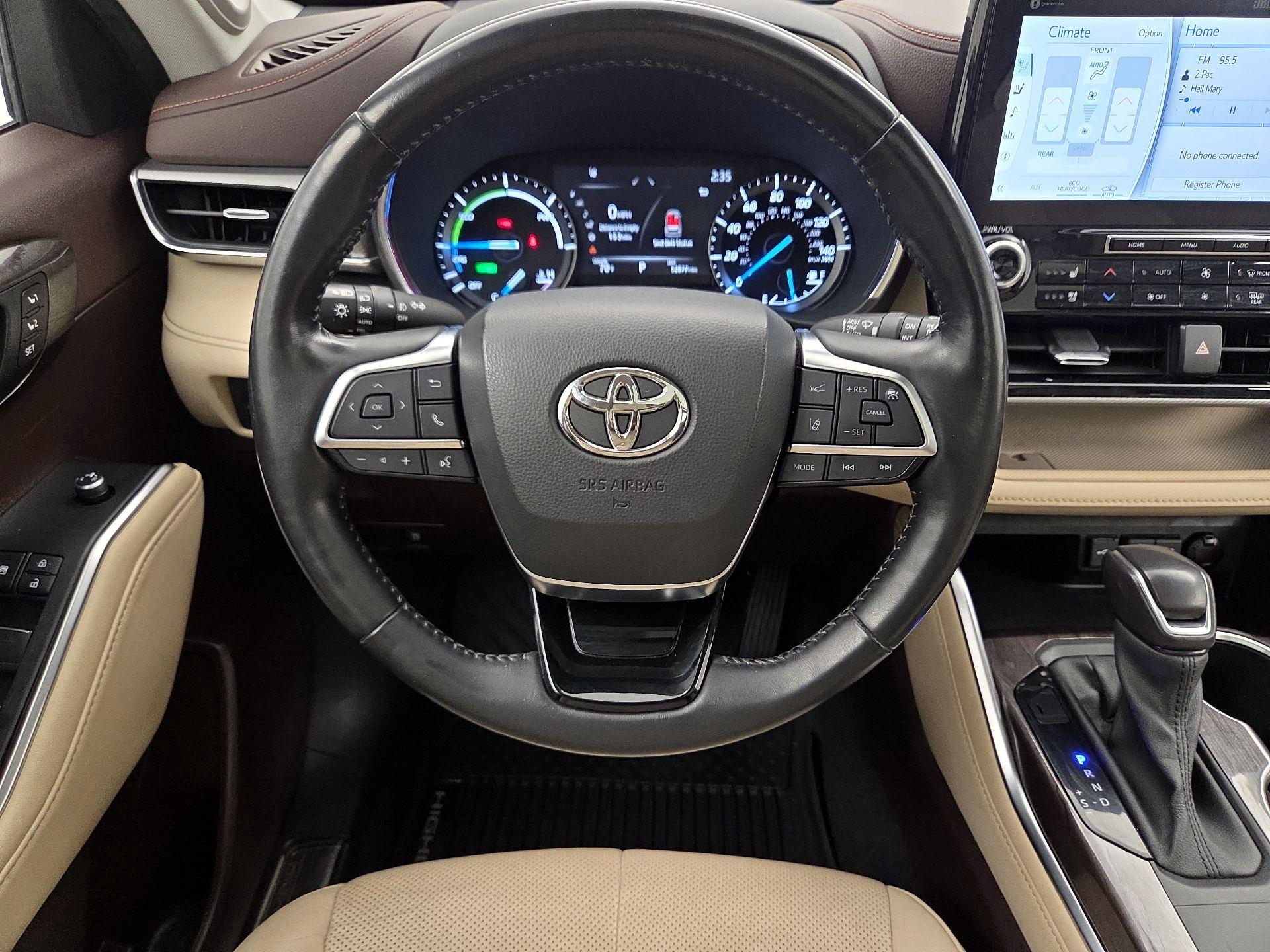 Thumbnail: 2021 Toyota Highlander - 10