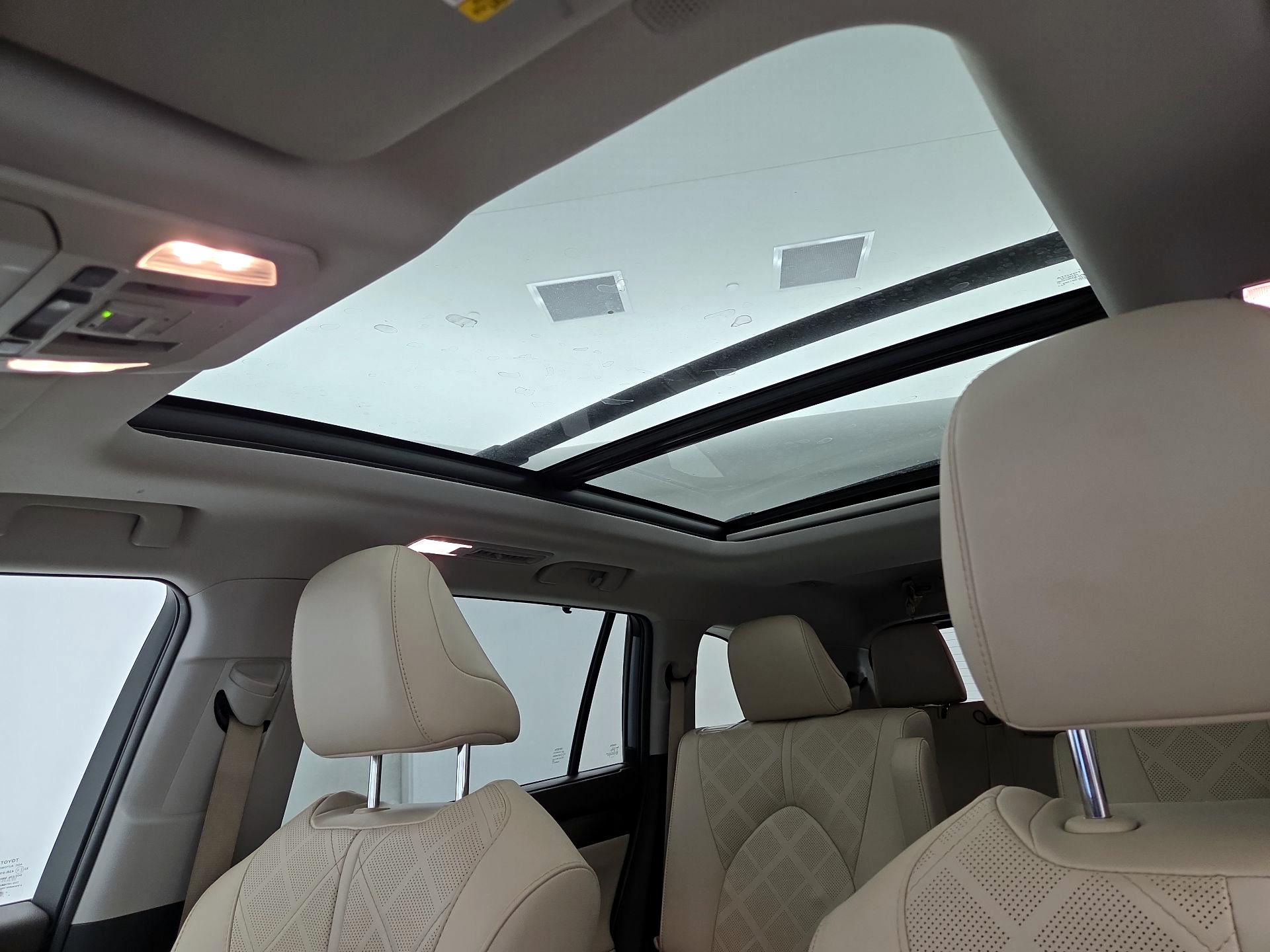 Thumbnail: 2021 Toyota Highlander - 18