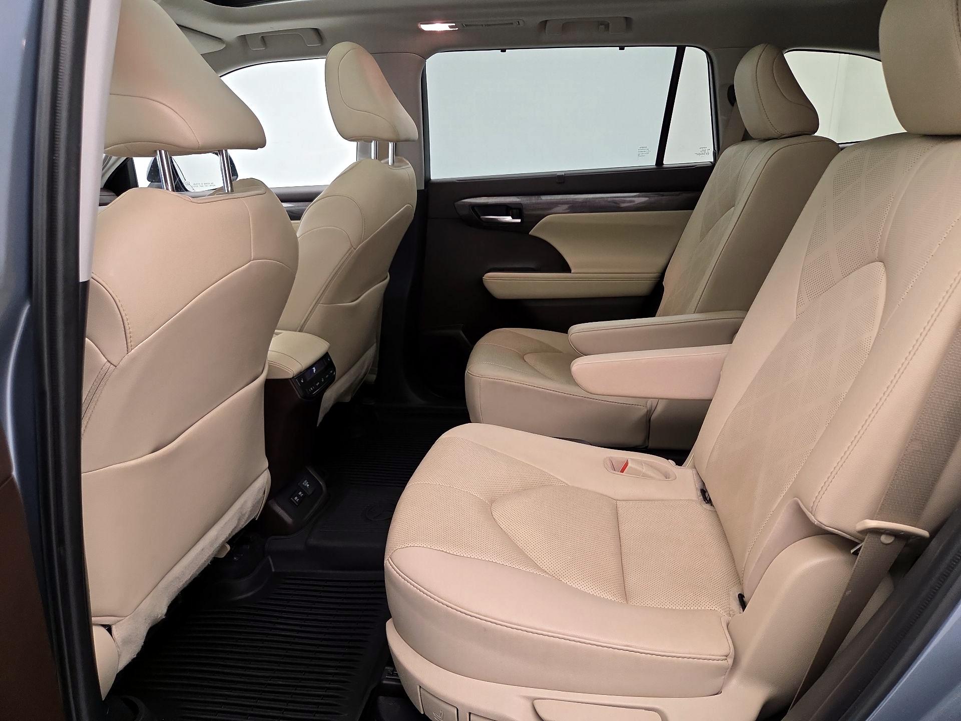 Thumbnail: 2021 Toyota Highlander - 19