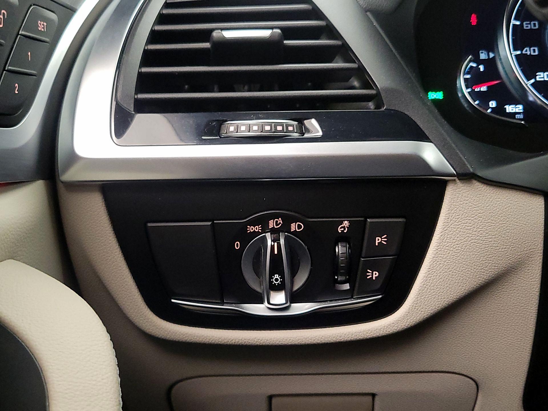 Thumbnail: 2020 BMW X4 - 13