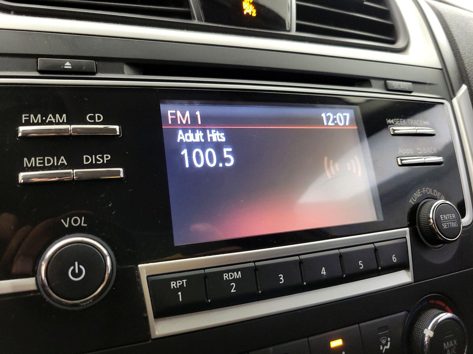 Thumbnail: 2016 Nissan Altima - 15