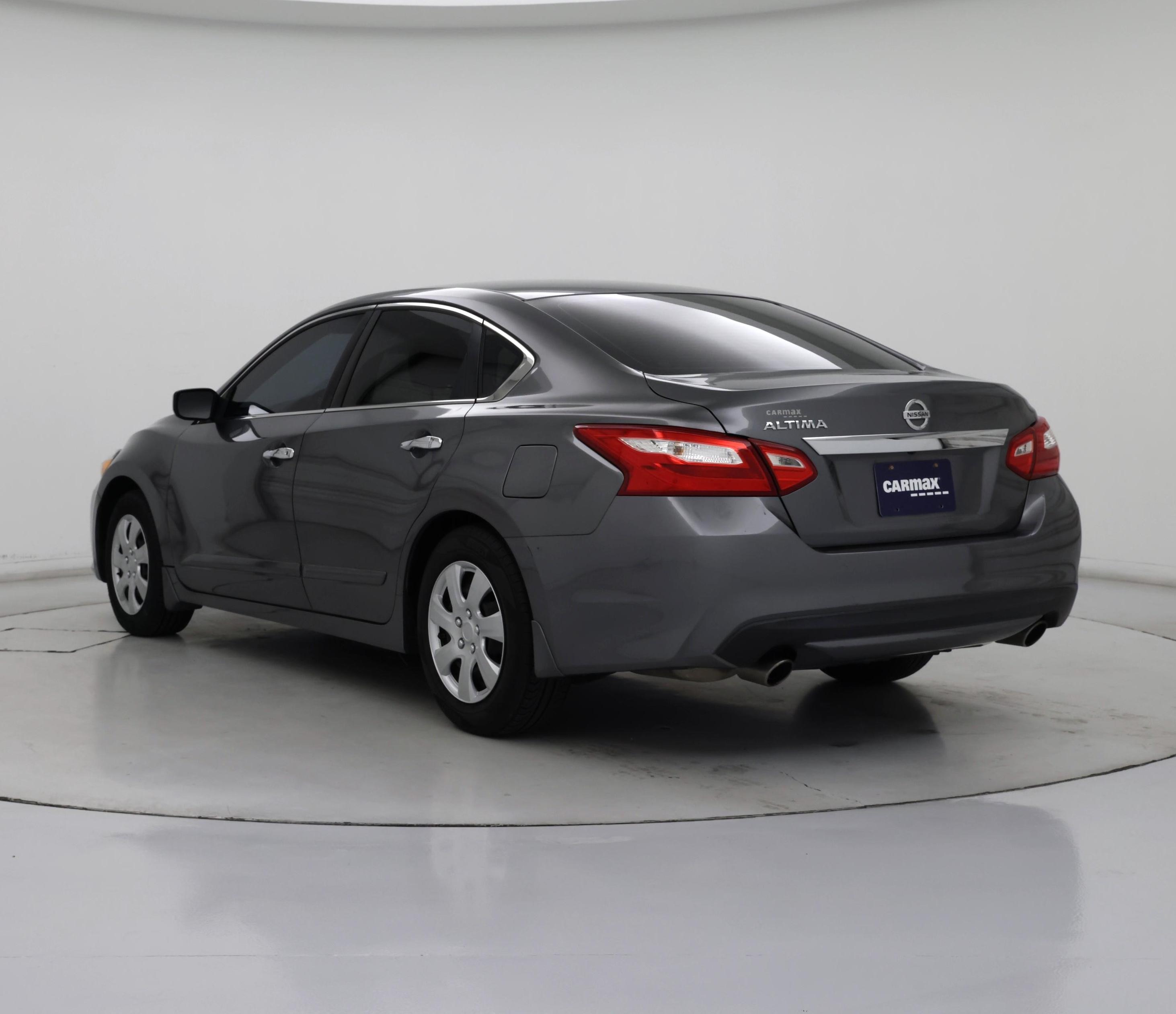 Thumbnail: 2016 Nissan Altima - 2