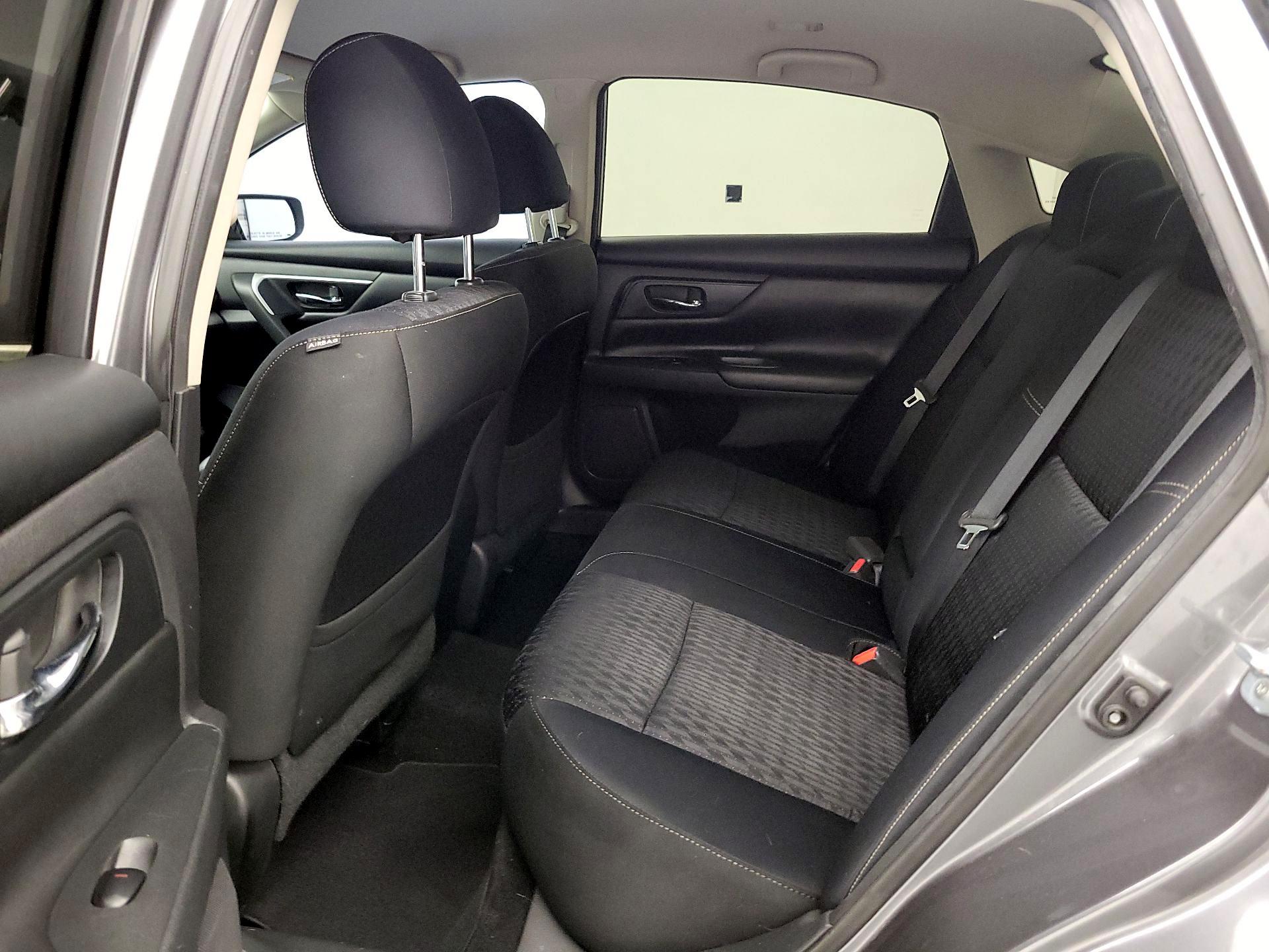 Thumbnail: 2016 Nissan Altima - 19