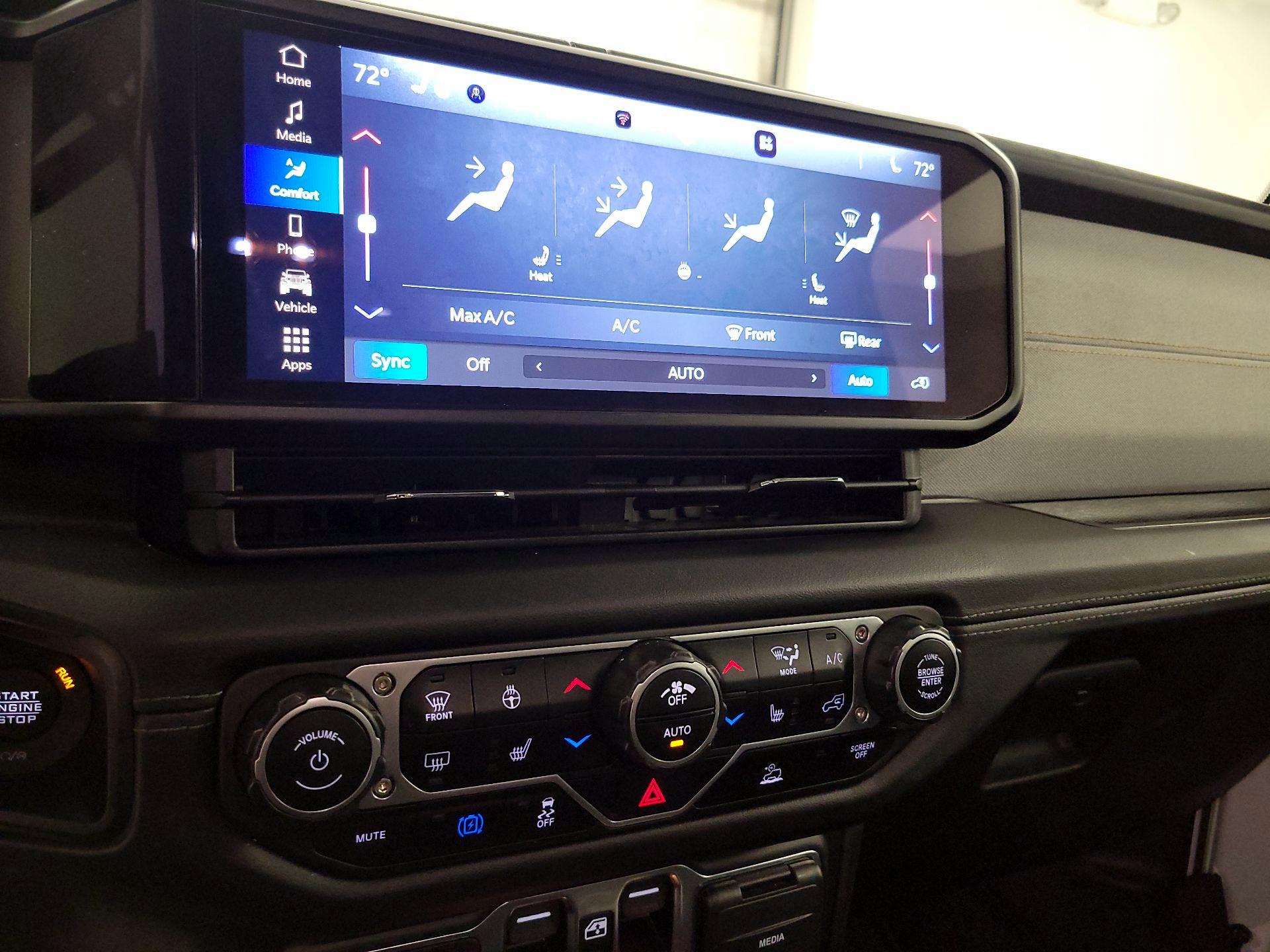 Thumbnail: 2024 Jeep Wrangler - 16