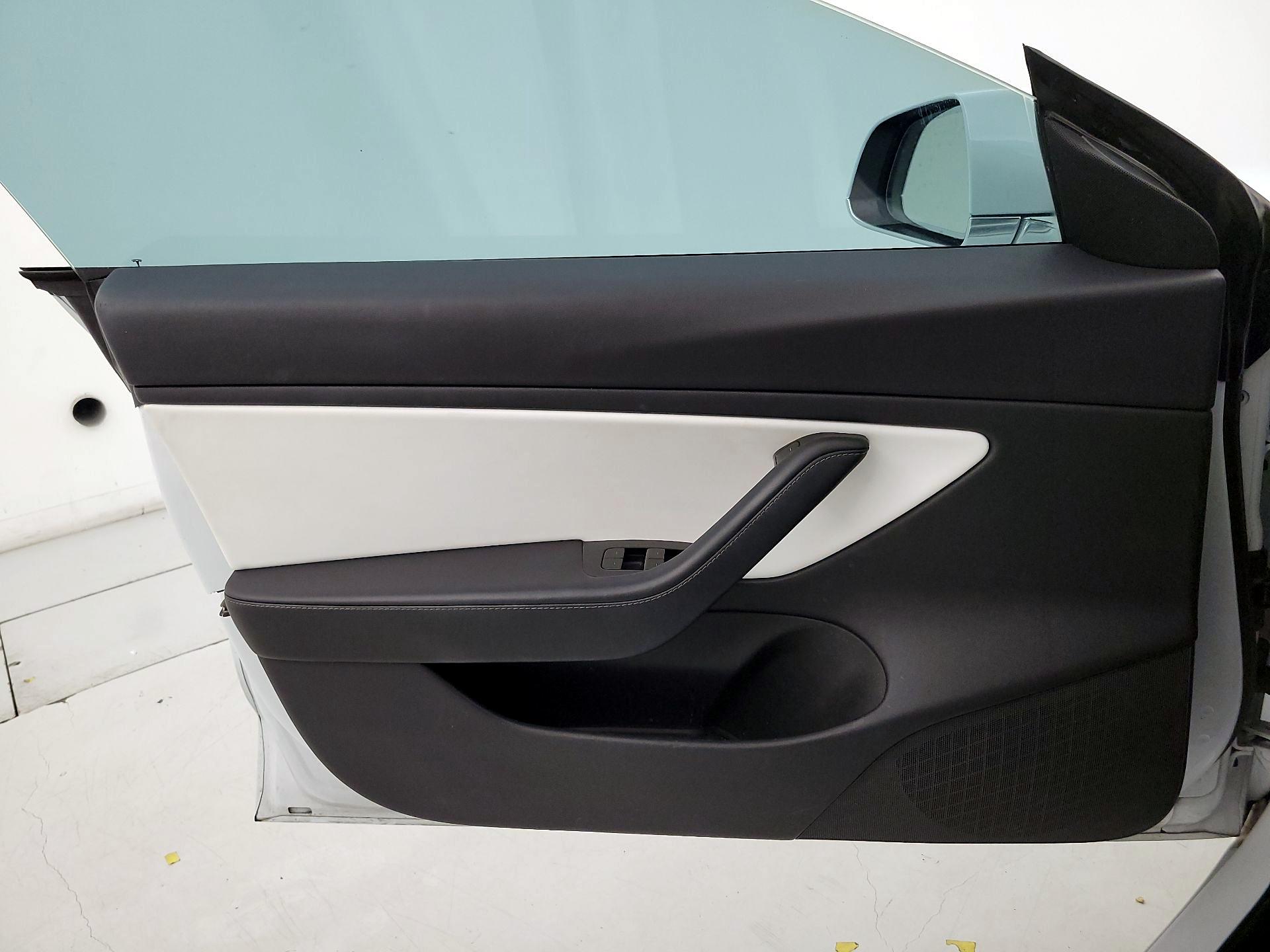 Thumbnail: 2020 Tesla Model 3 - 12