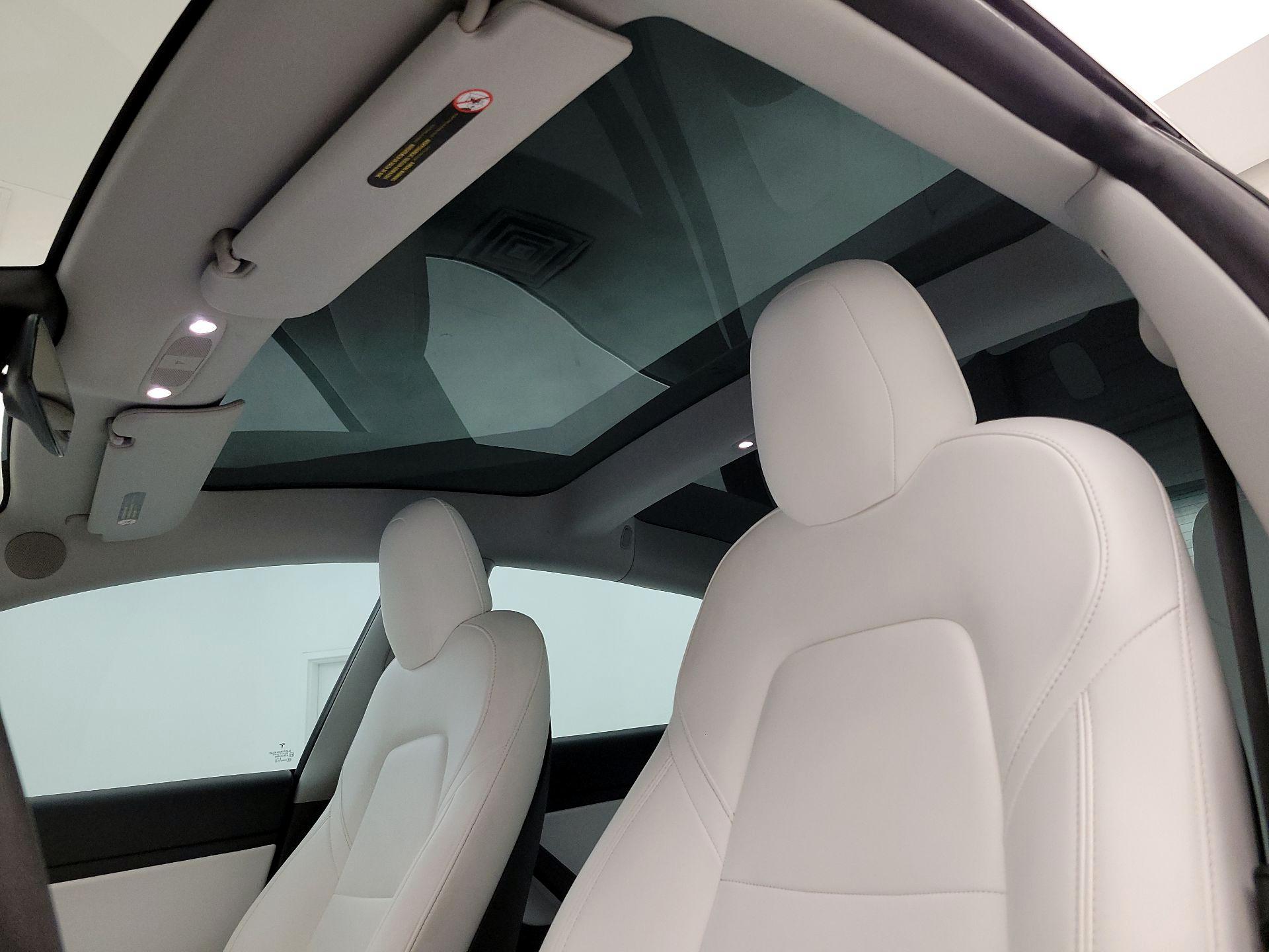 Thumbnail: 2020 Tesla Model 3 - 19