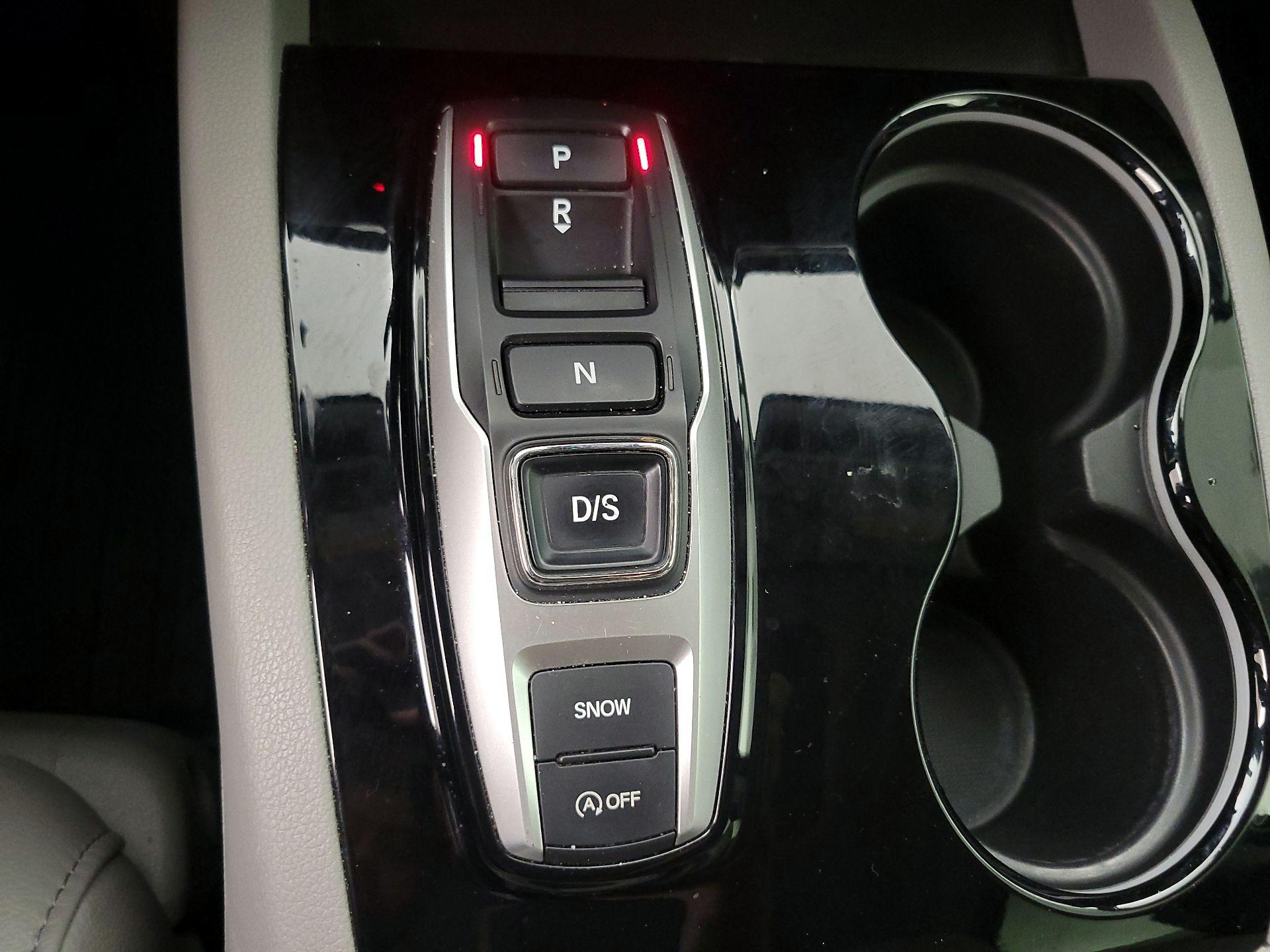 Thumbnail: 2019 Honda Pilot - 17