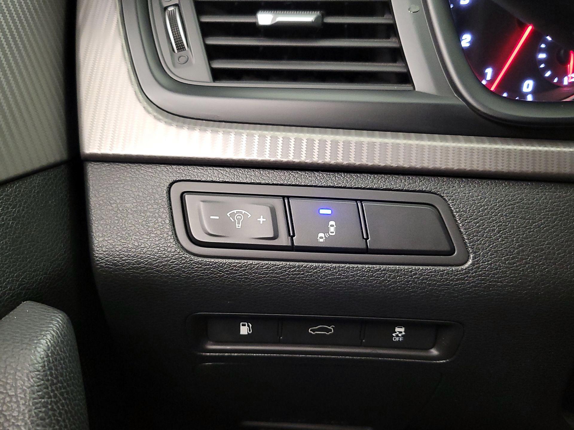 Thumbnail: 2018 Hyundai Sonata - 13