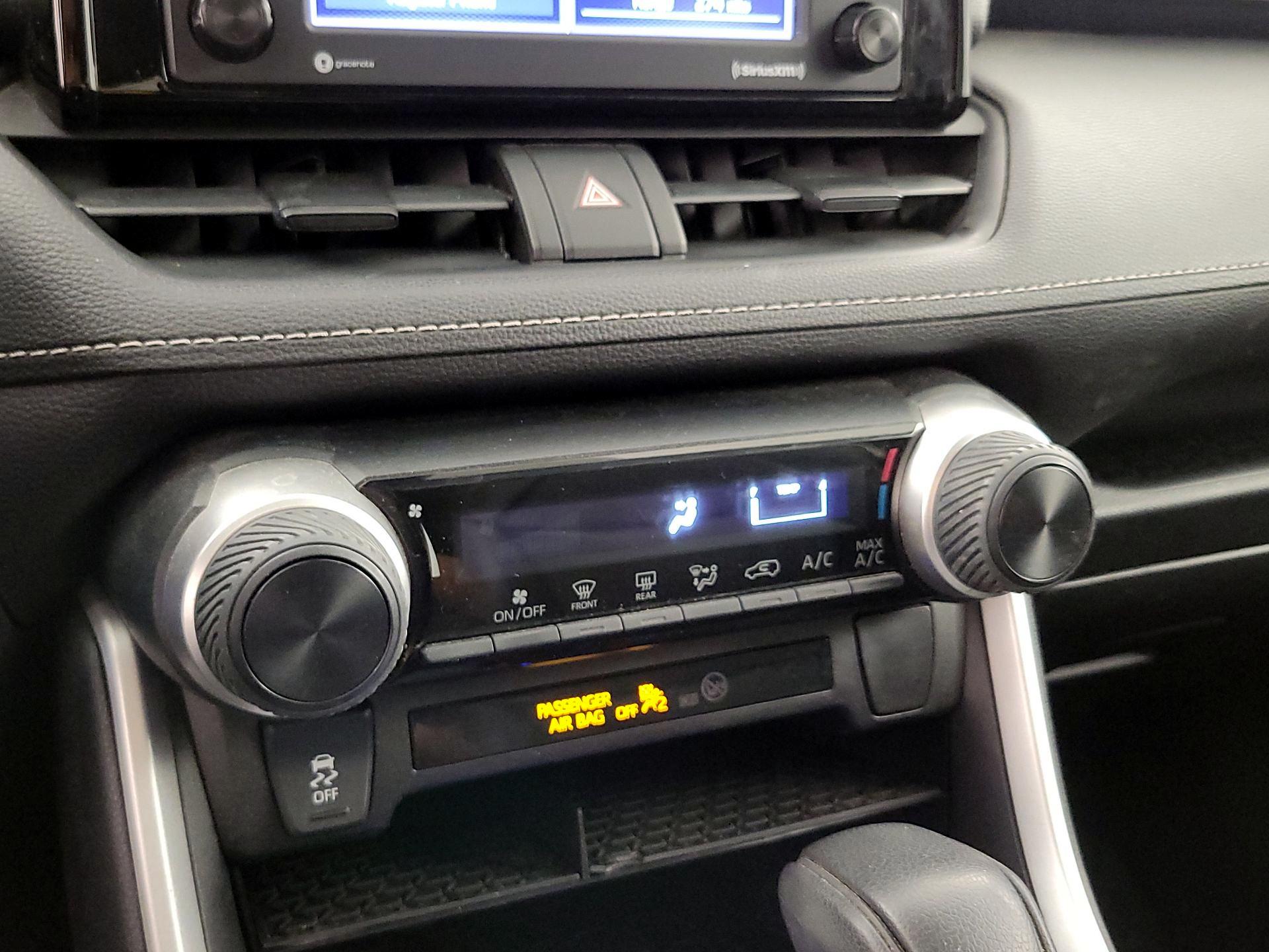 Thumbnail: 2021 Toyota RAV4 - 16