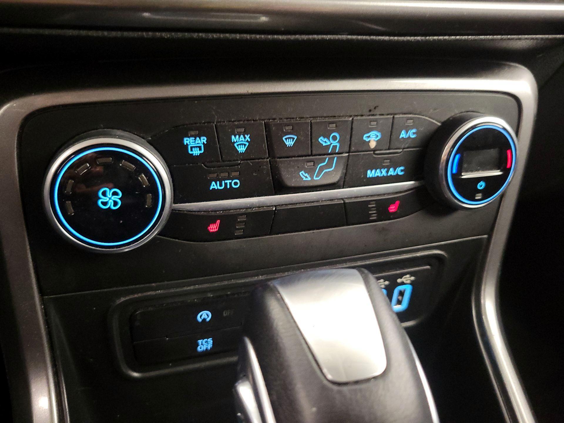 Thumbnail: 2021 Ford EcoSport - 16