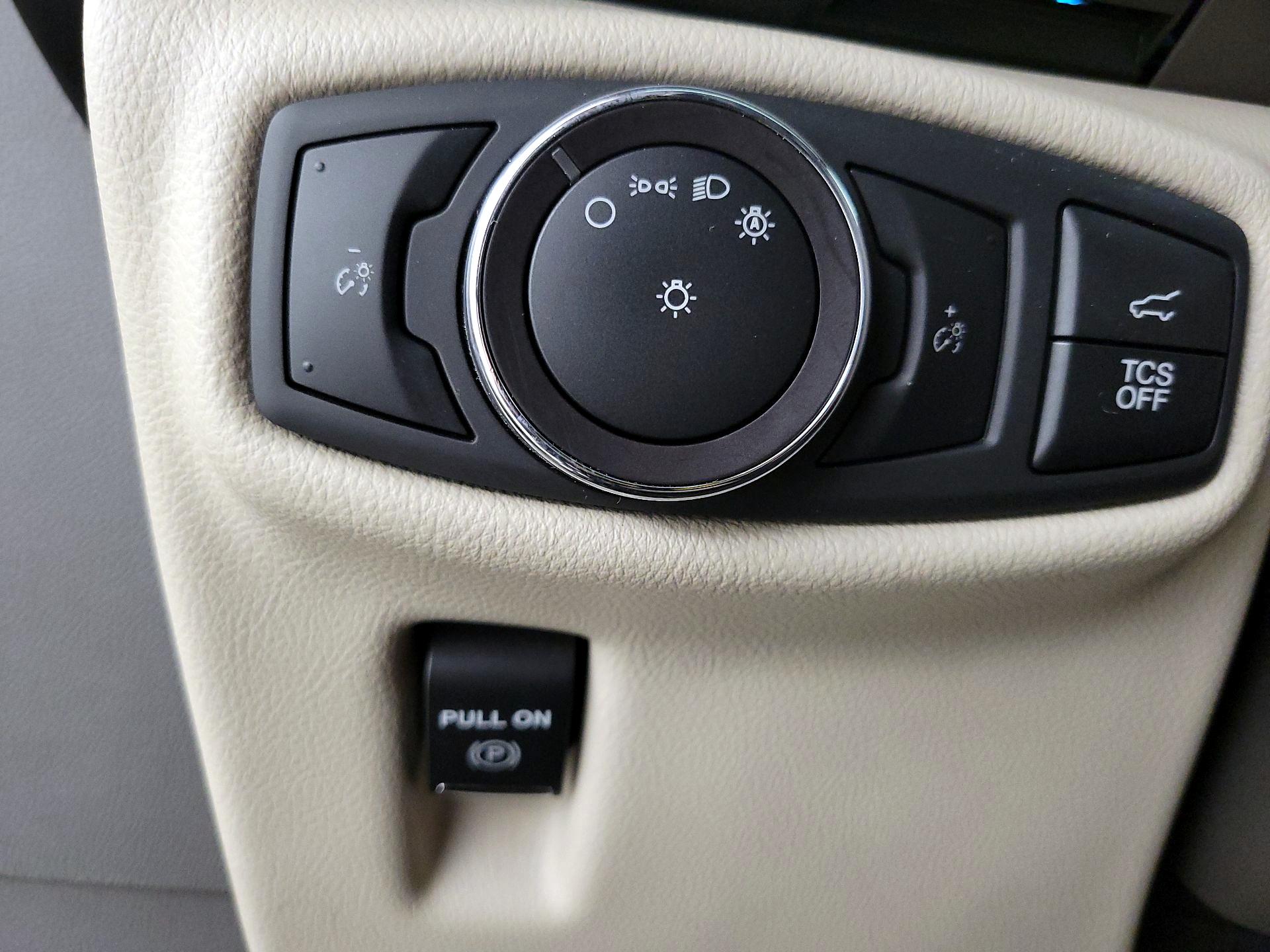 Thumbnail: 2020 Lincoln Nautilus - 13