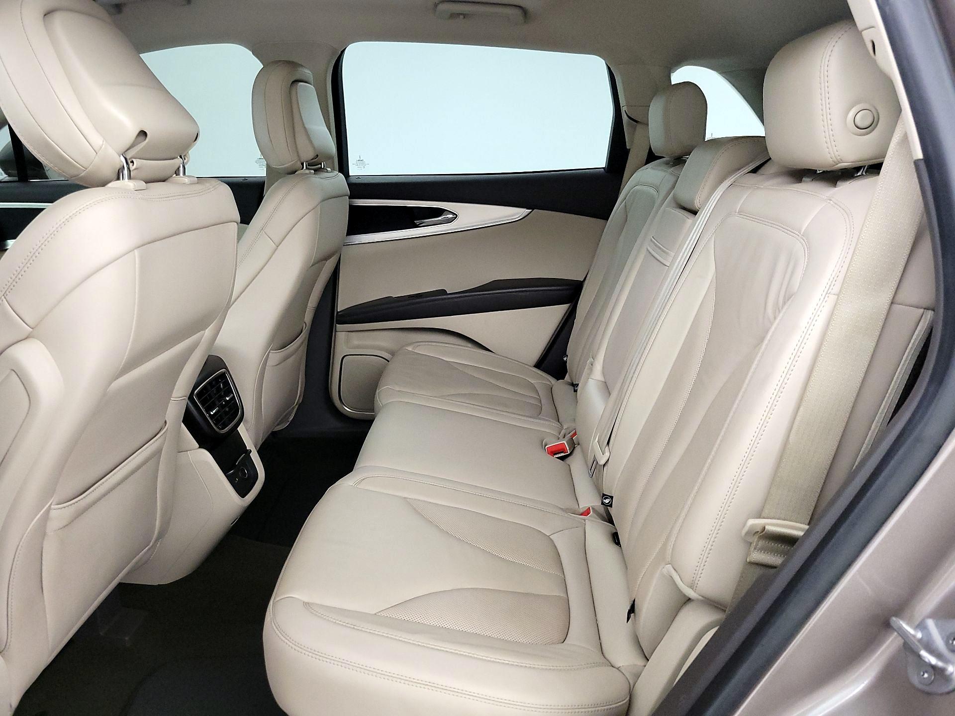 Thumbnail: 2020 Lincoln Nautilus - 20