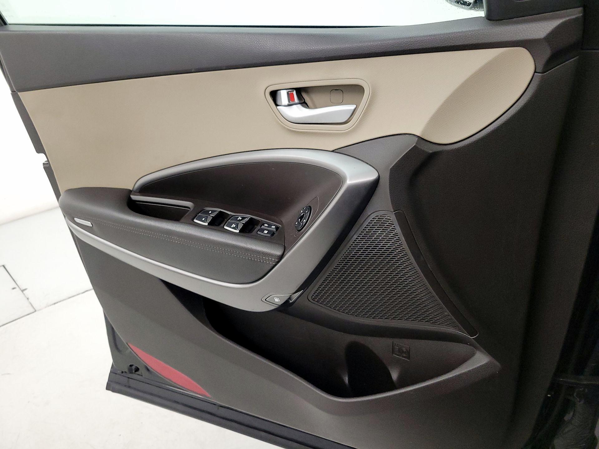 Thumbnail: 2017 Hyundai Santa Fe - 12