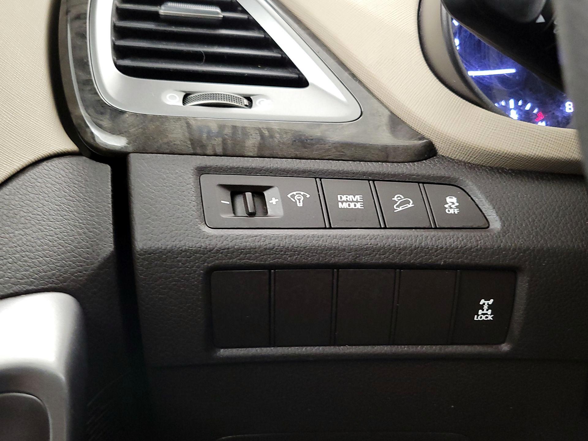 Thumbnail: 2017 Hyundai Santa Fe - 13