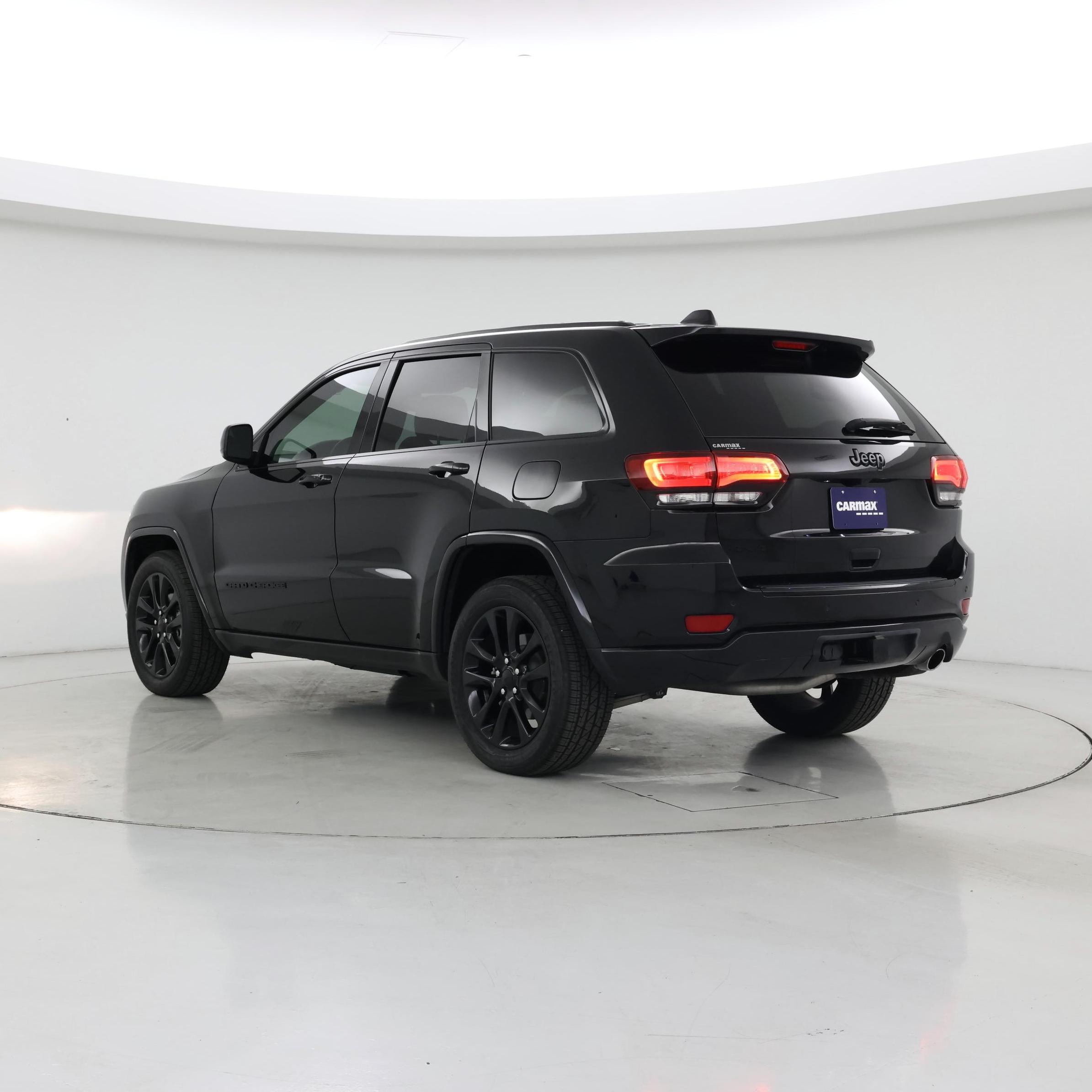 Thumbnail: 2017 Jeep Grand Cherokee - 2