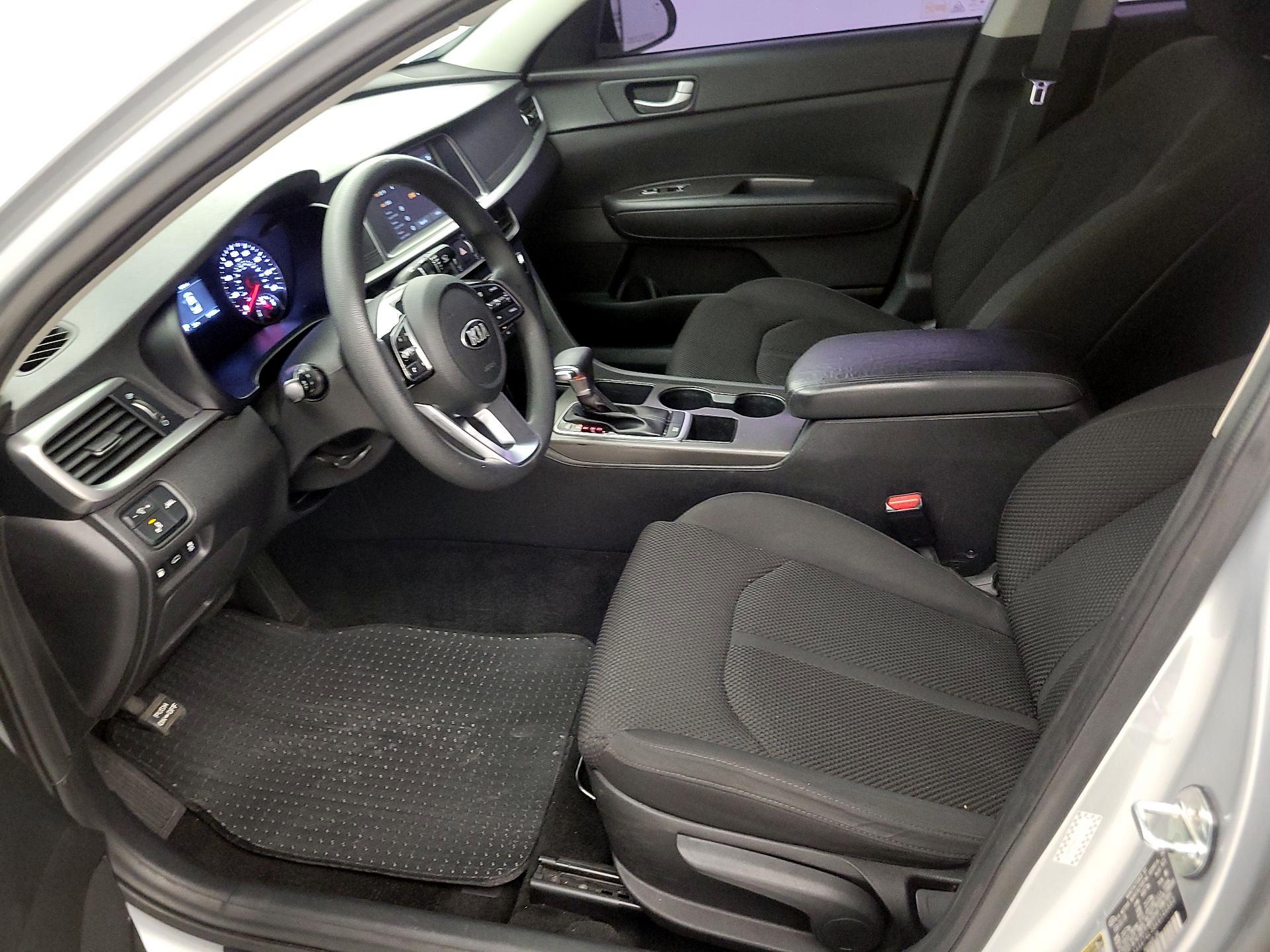 Thumbnail: 2019 Kia Optima - 11