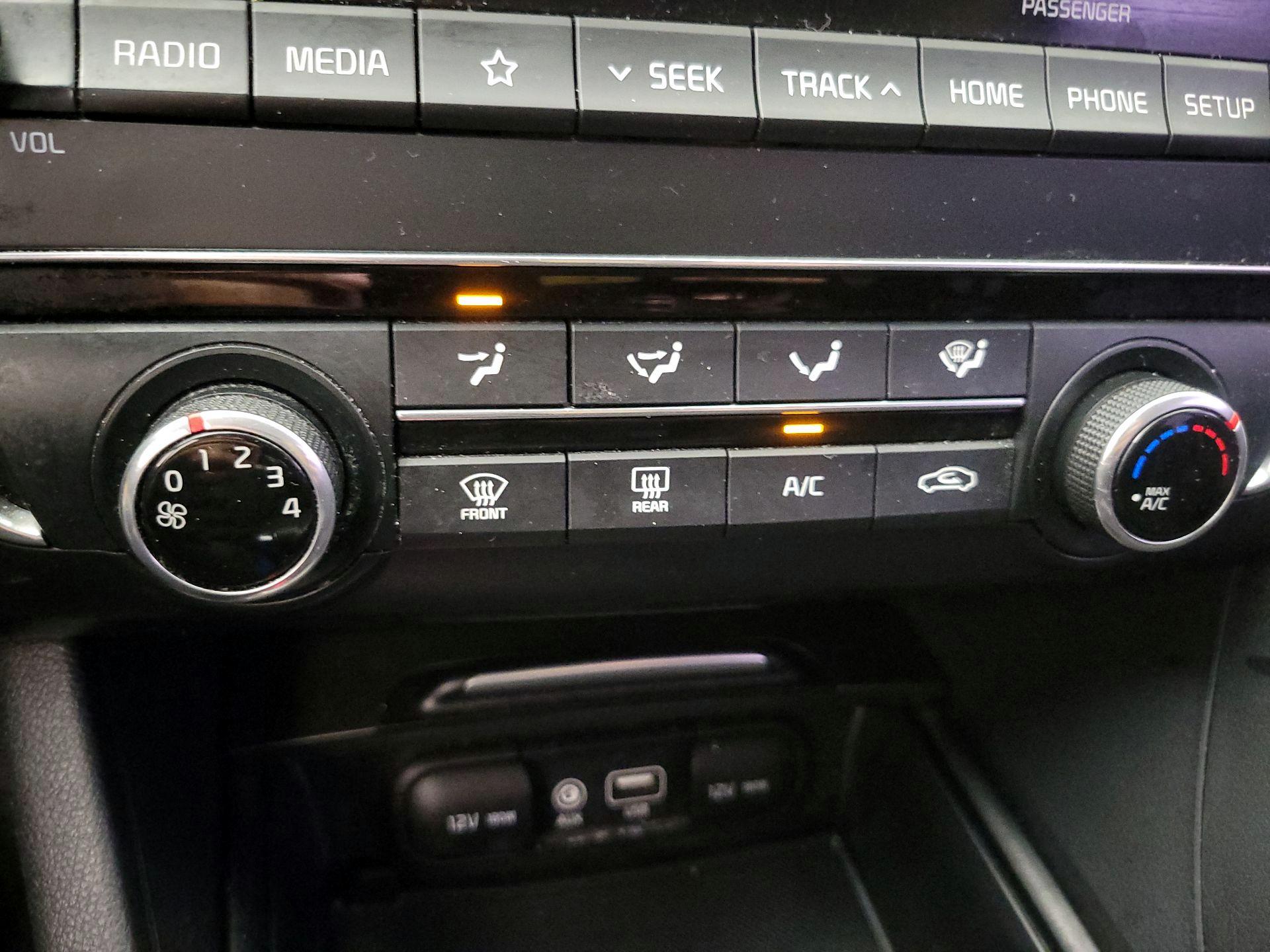 Thumbnail: 2019 Kia Optima - 16