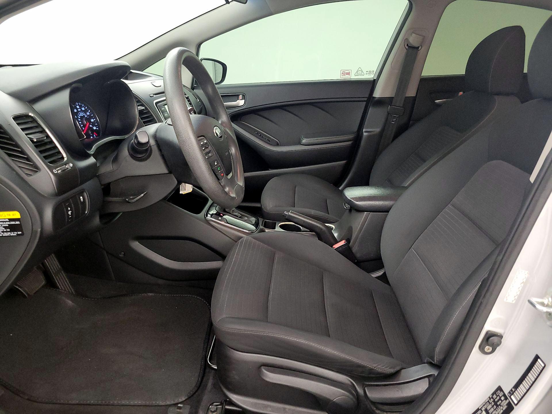 Thumbnail: 2017 Kia Forte - 11