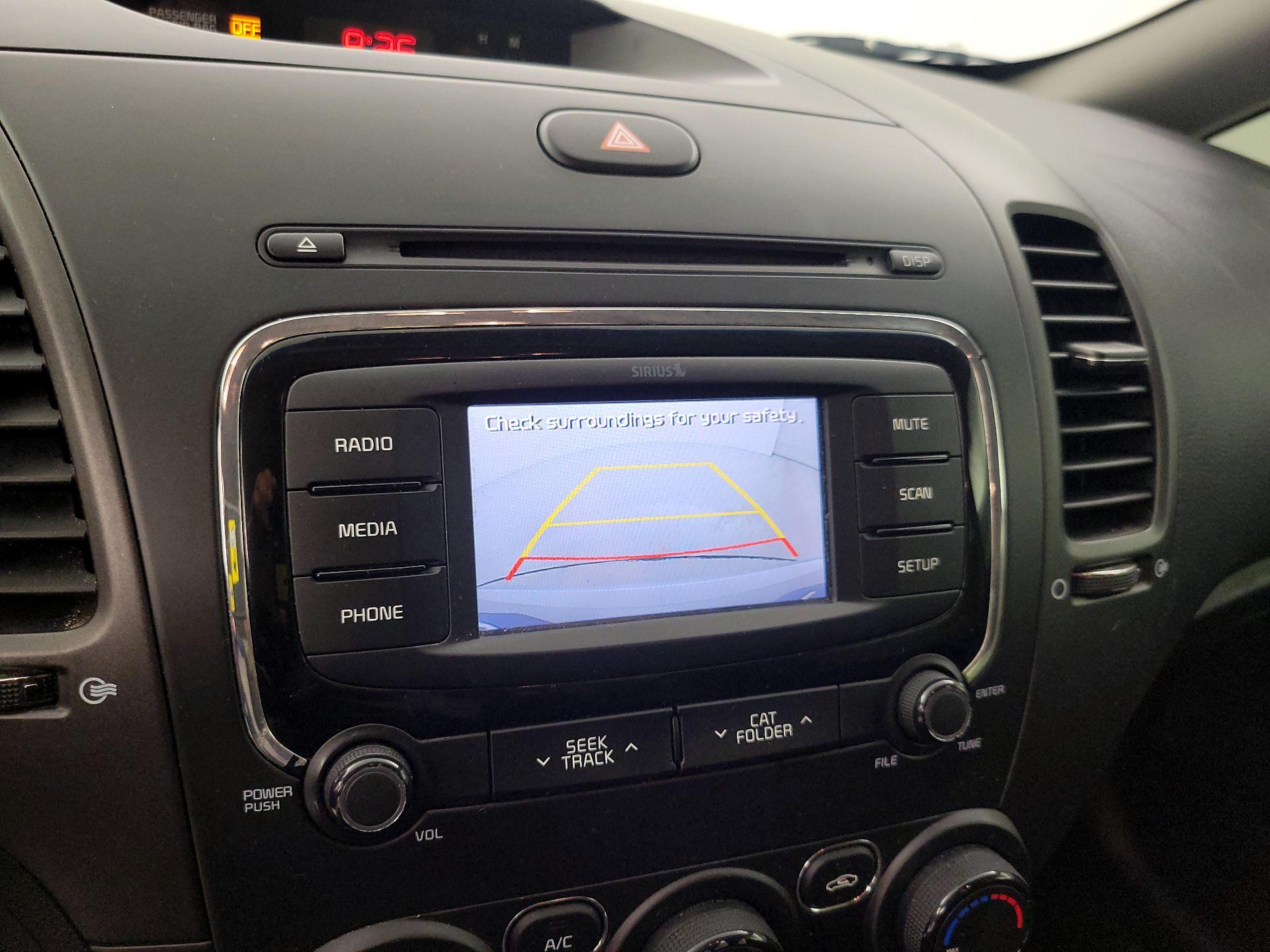 Thumbnail: 2017 Kia Forte - 14