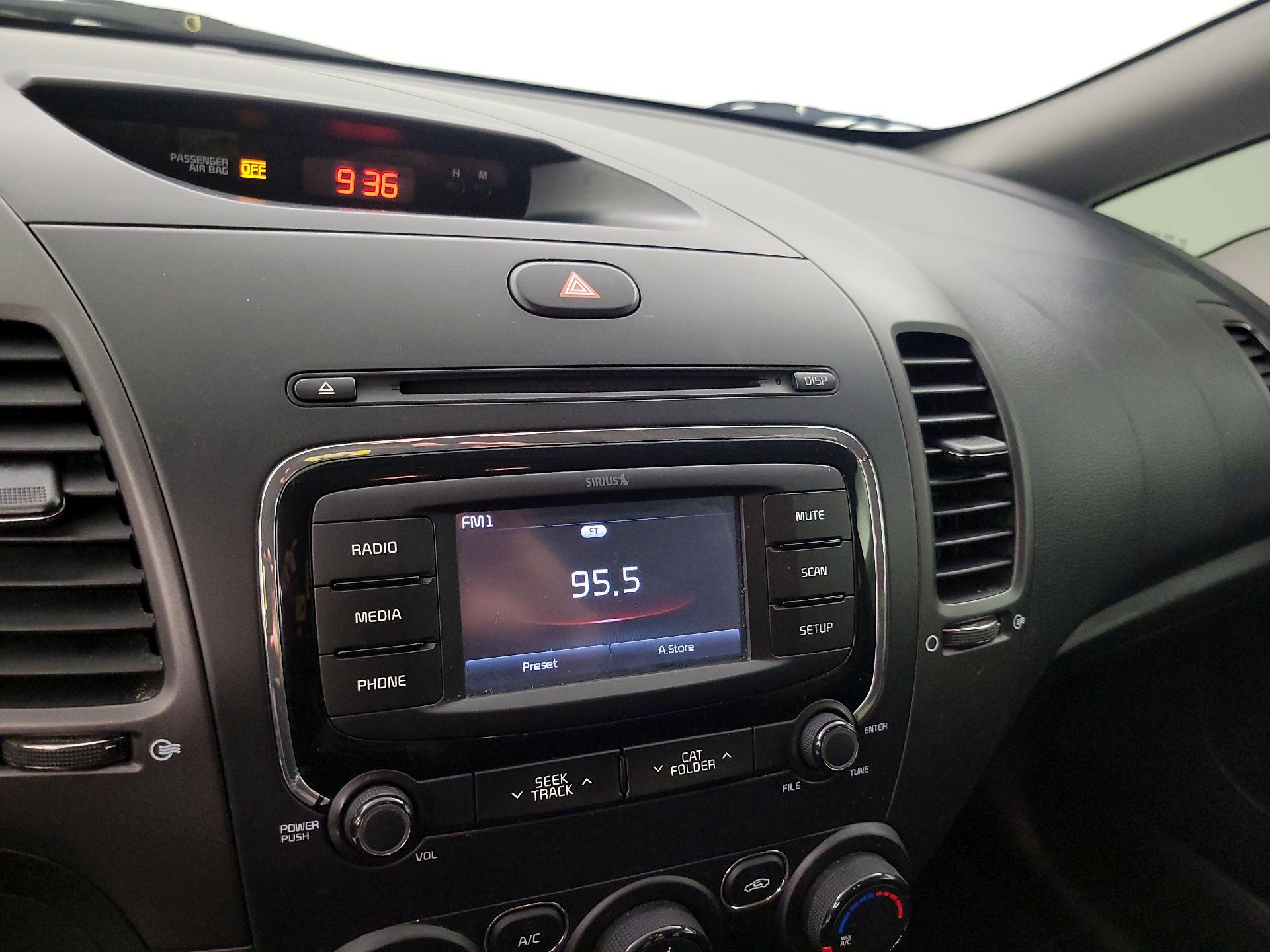 Thumbnail: 2017 Kia Forte - 15