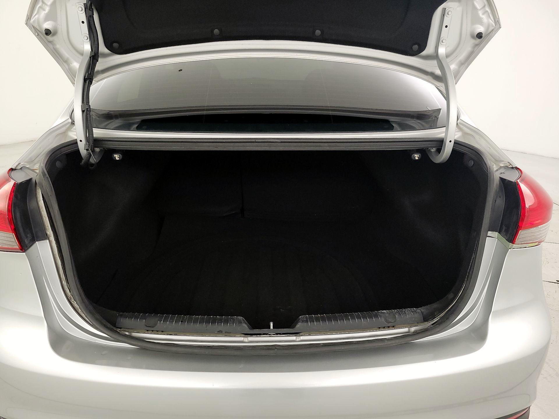 Thumbnail: 2017 Kia Forte - 20