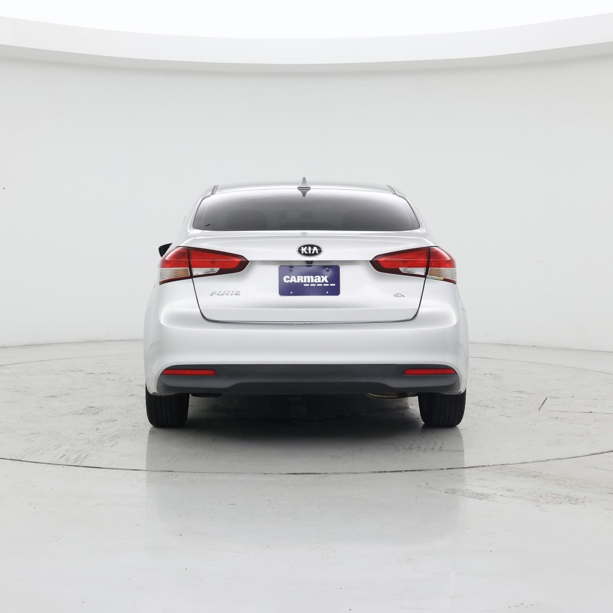 Thumbnail: 2017 Kia Forte - 6