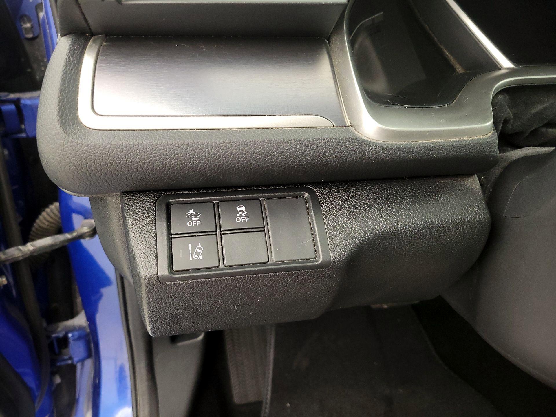 Thumbnail: 2016 Honda Civic - 13