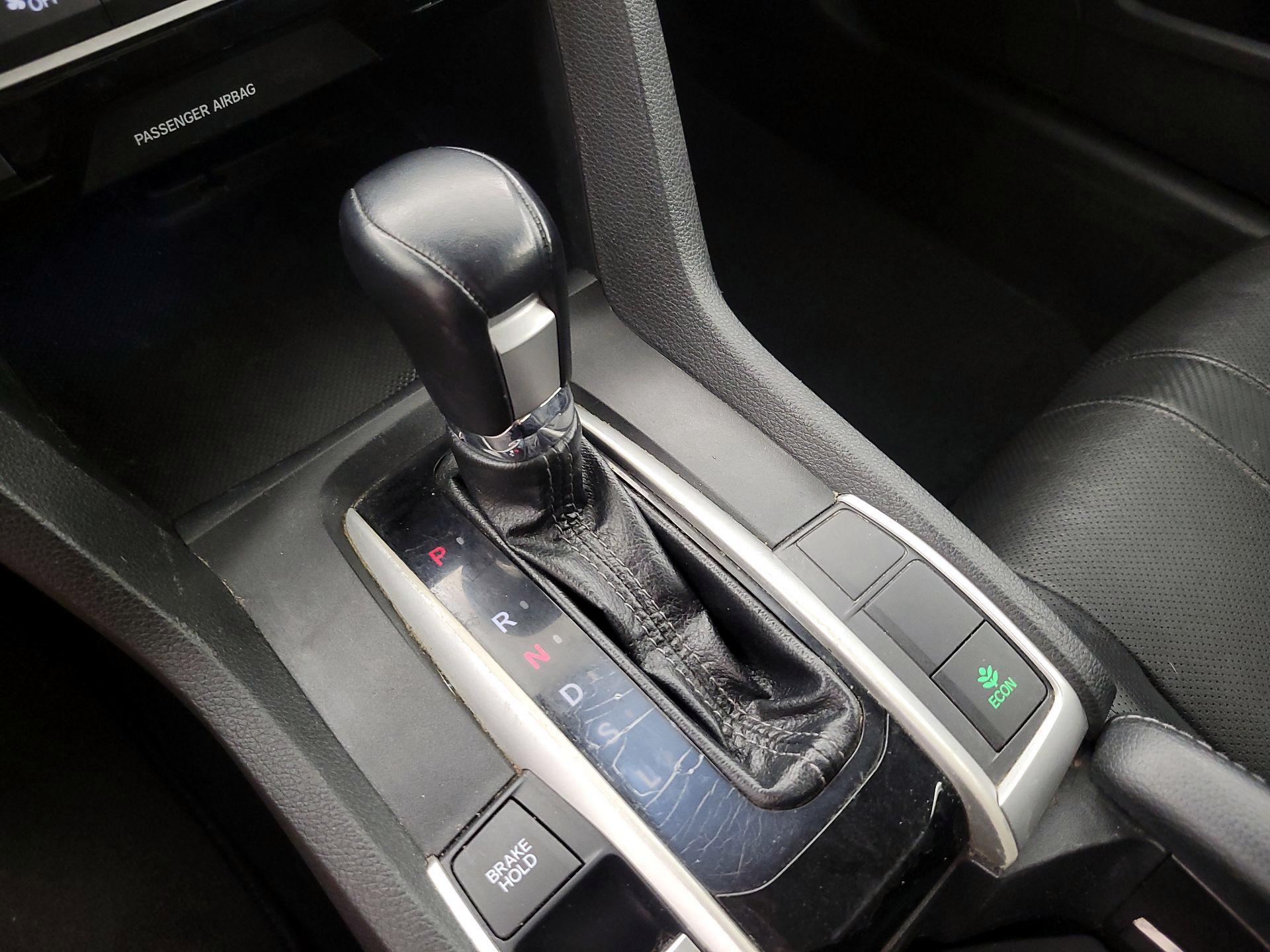 Thumbnail: 2016 Honda Civic - 17