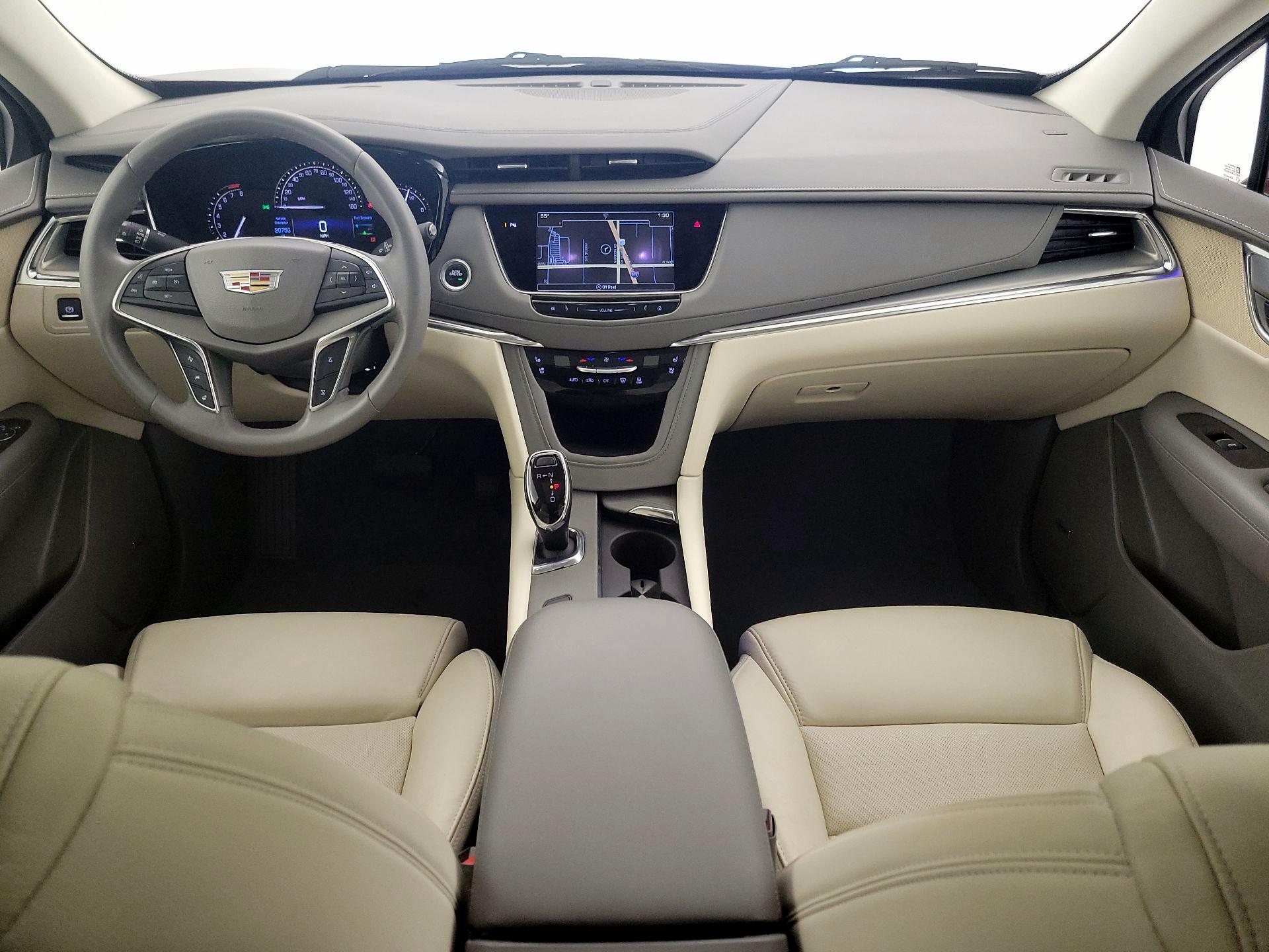 Thumbnail: 2017 Cadillac XT5 - 9