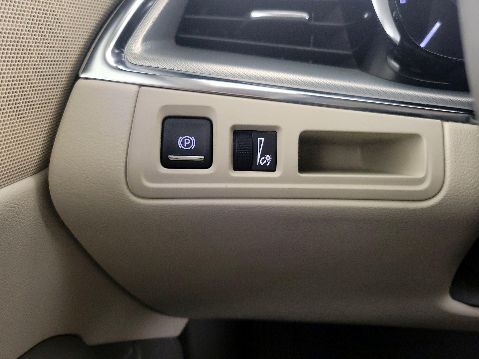 Thumbnail: 2017 Cadillac XT5 - 13