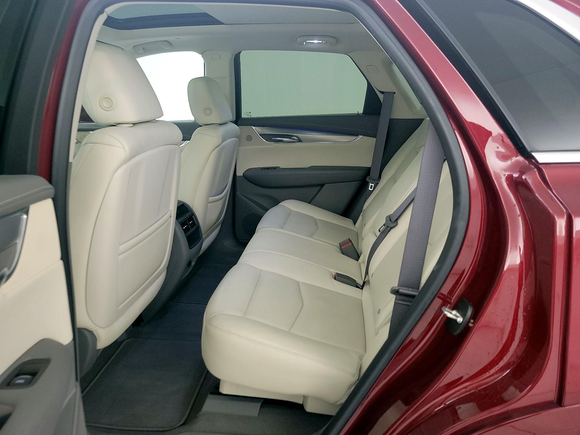 Thumbnail: 2017 Cadillac XT5 - 20