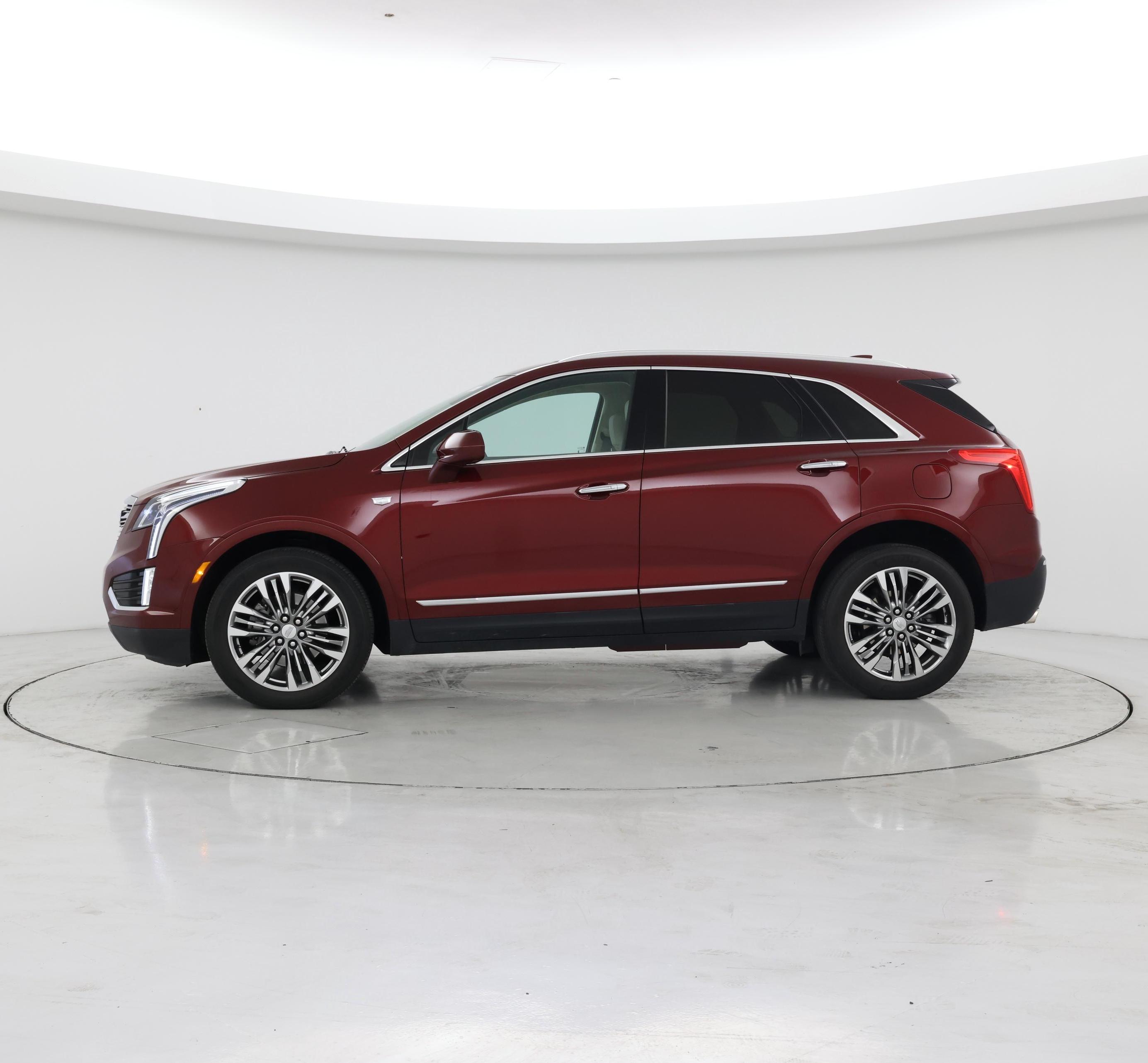 Thumbnail: 2017 Cadillac XT5 - 3