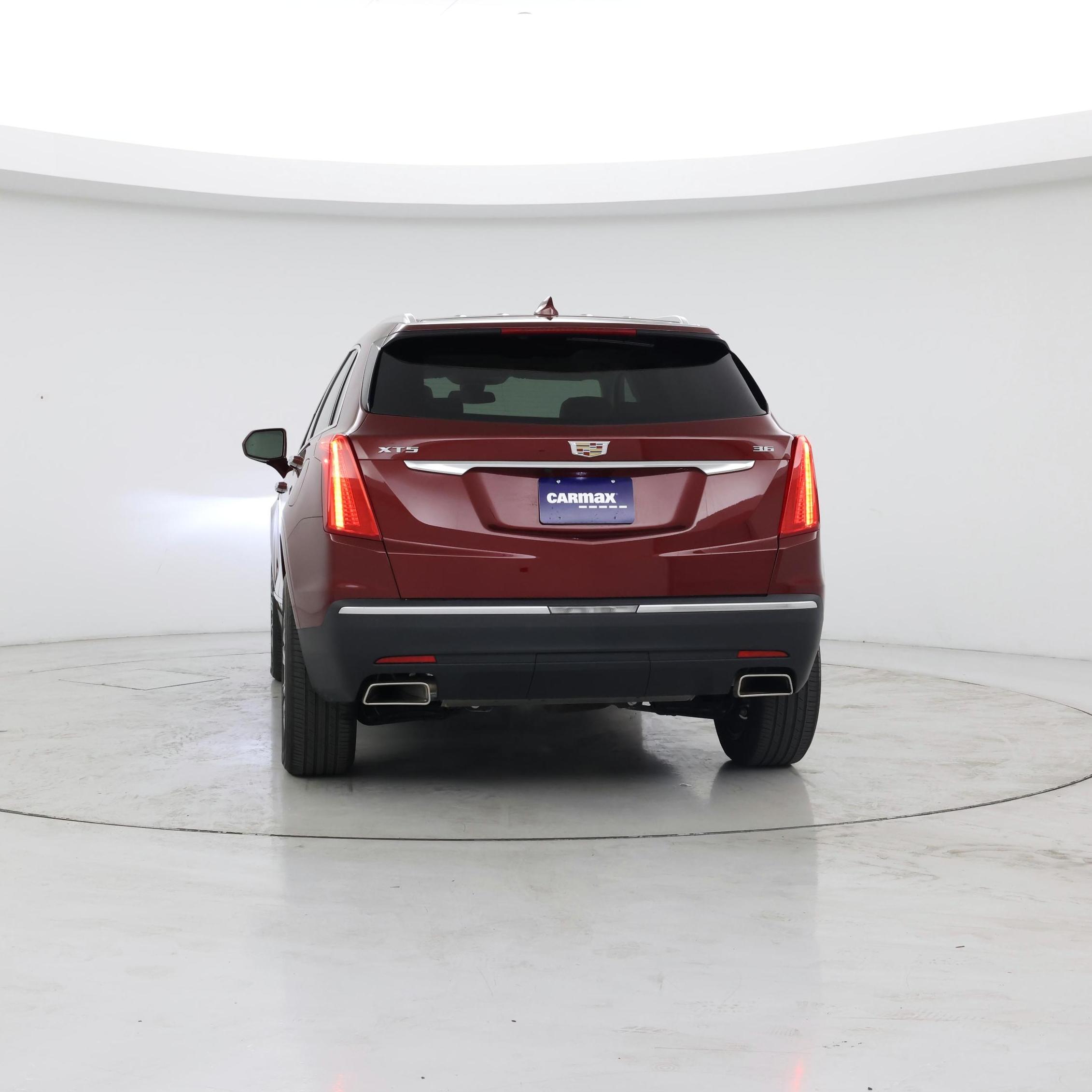 Thumbnail: 2017 Cadillac XT5 - 6