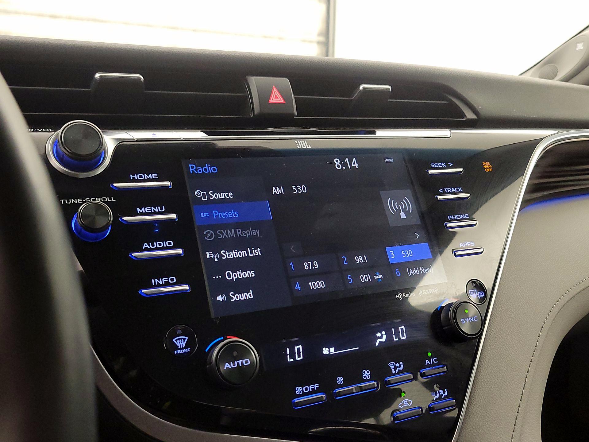 Thumbnail: 2018 Toyota Camry - 15