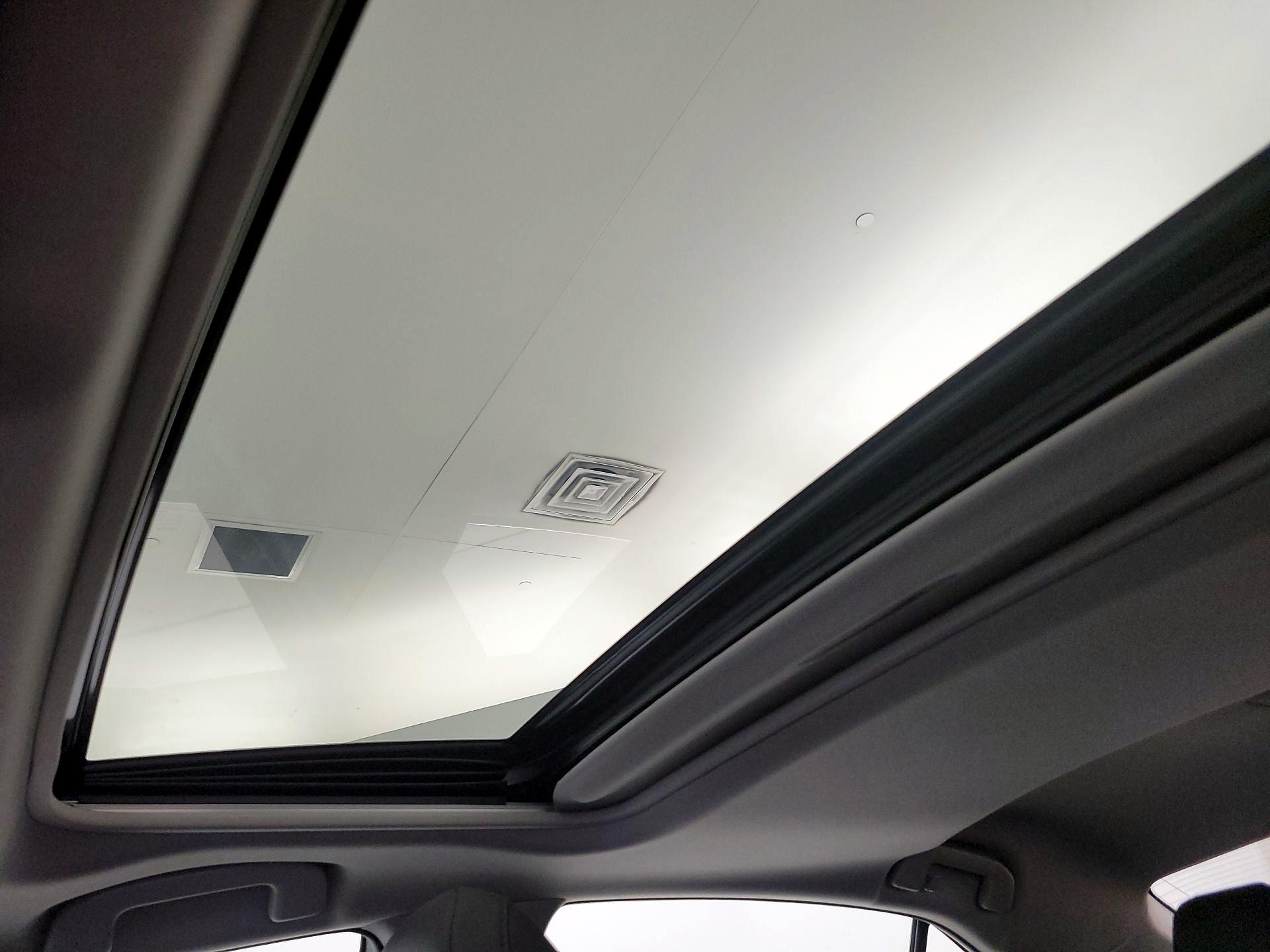 Thumbnail: 2018 Toyota Camry - 19