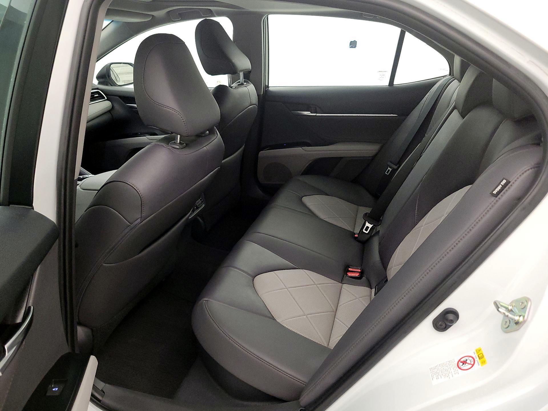 Thumbnail: 2018 Toyota Camry - 20