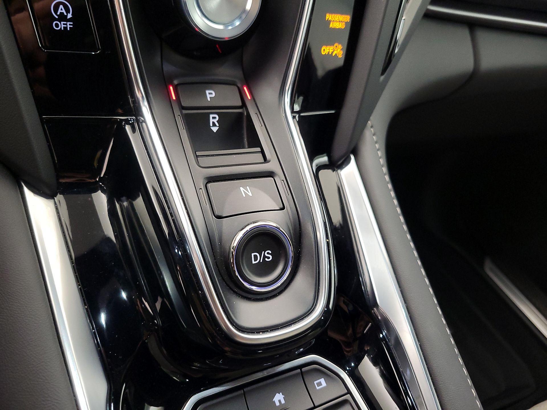 Thumbnail: 2025 Acura RDX - 17