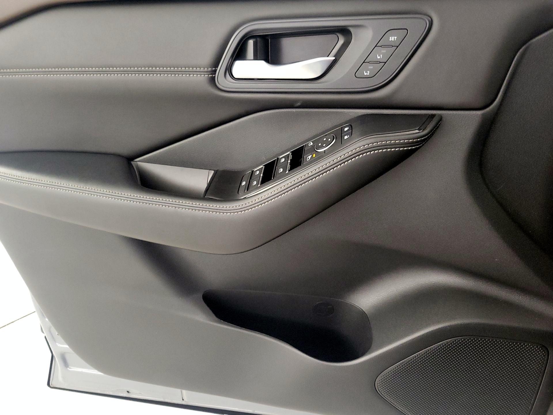 Thumbnail: 2022 Nissan Rogue - 12