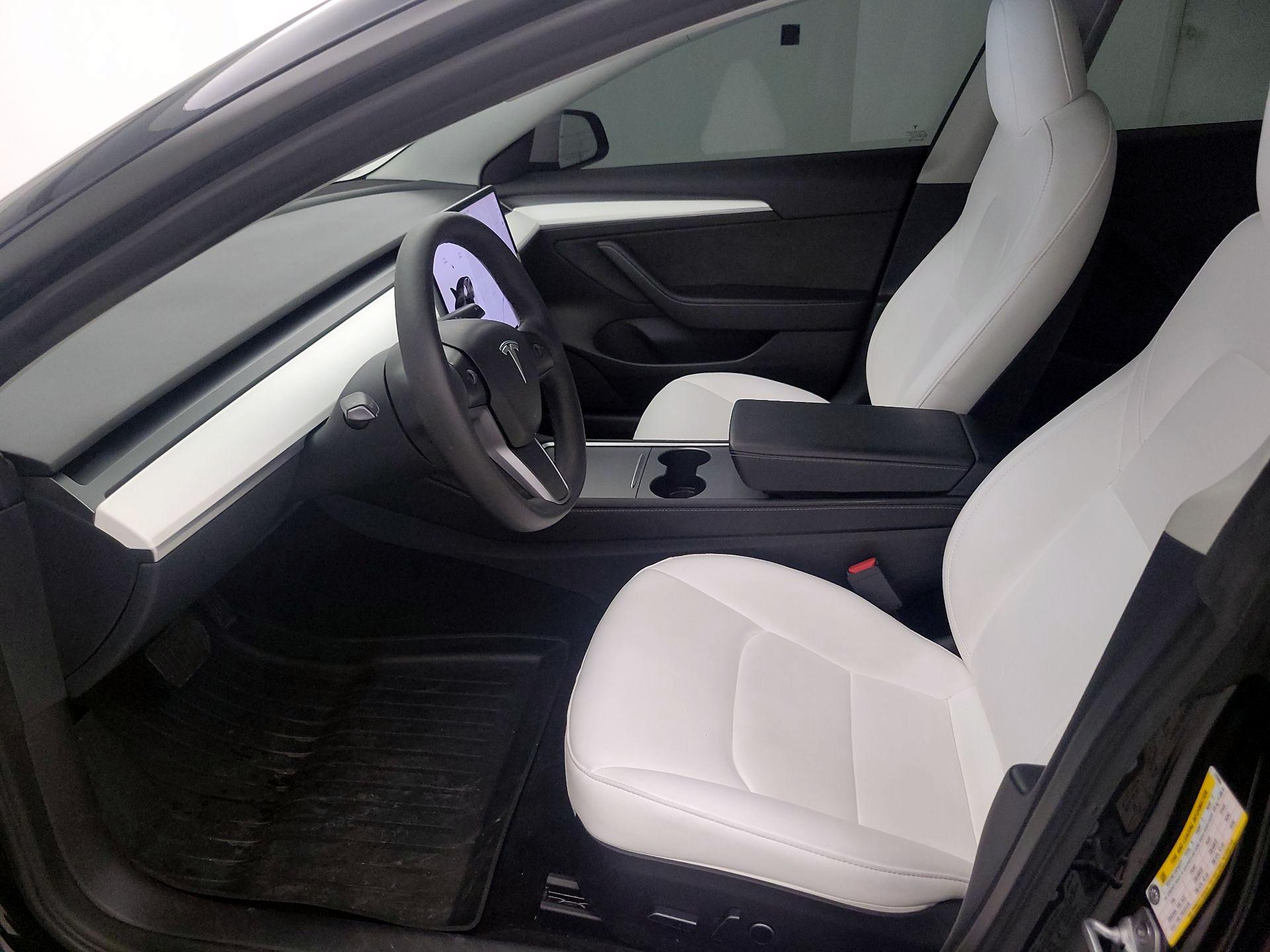 Thumbnail: 2022 Tesla Model 3 - 11