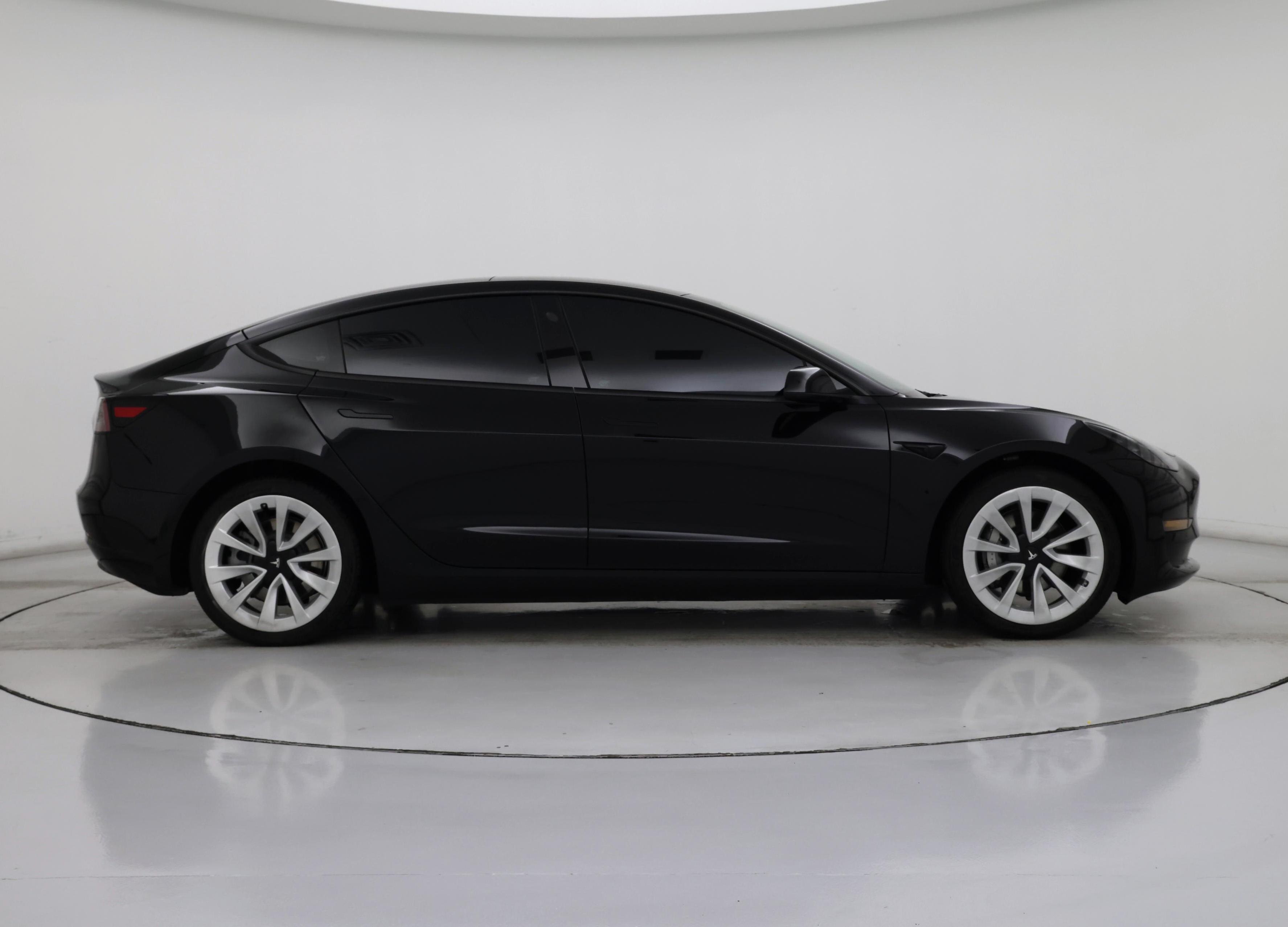 Thumbnail: 2022 Tesla Model 3 - 7