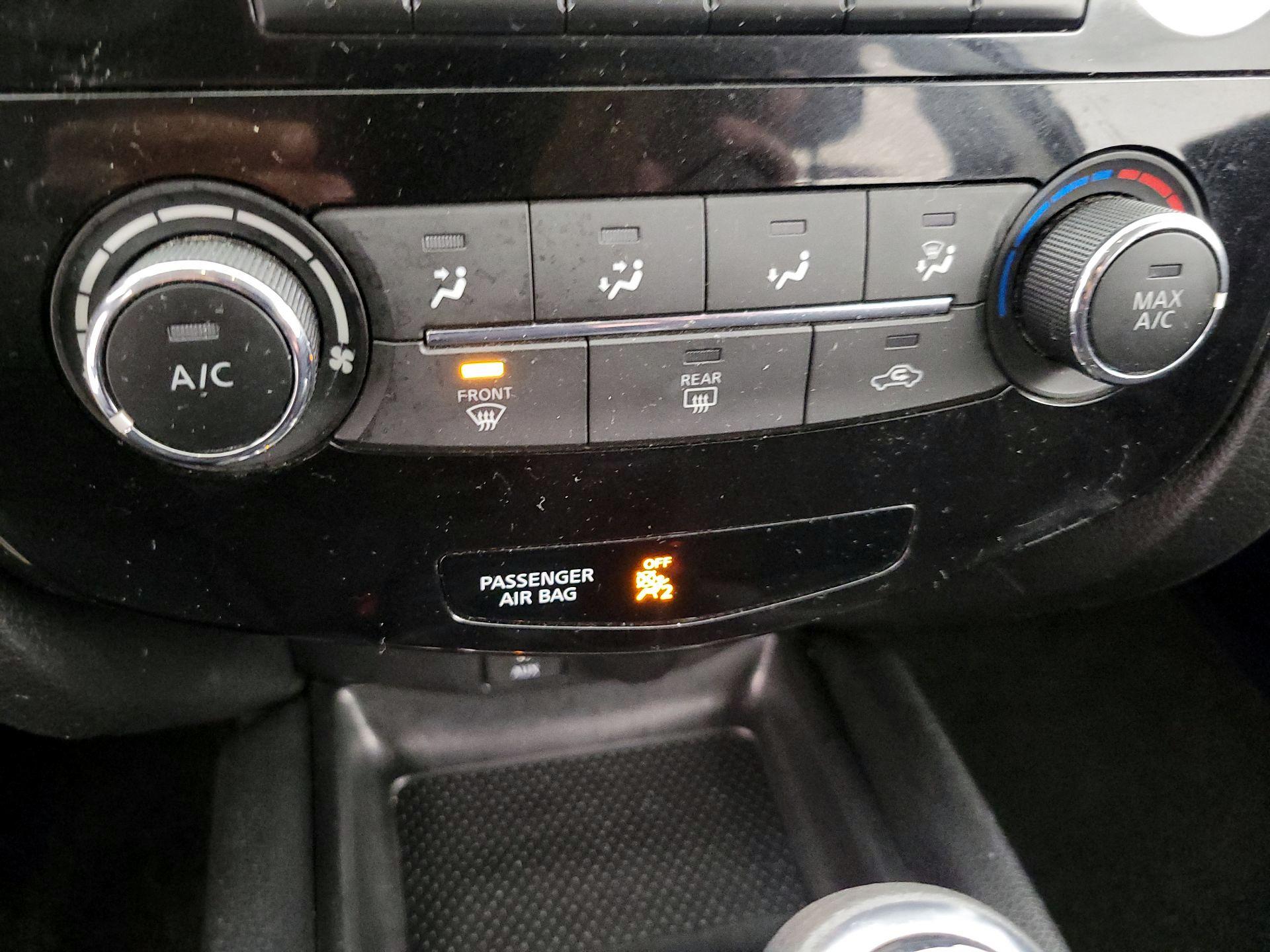 Thumbnail: 2017 Nissan Rogue Sport - 16