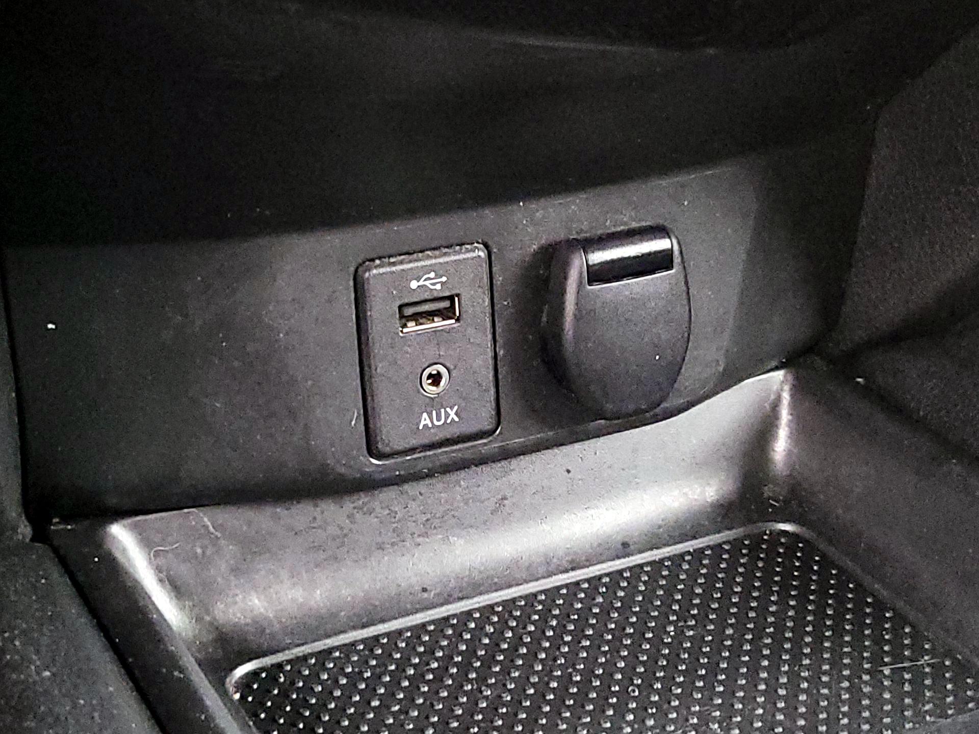 Thumbnail: 2017 Nissan Rogue Sport - 18