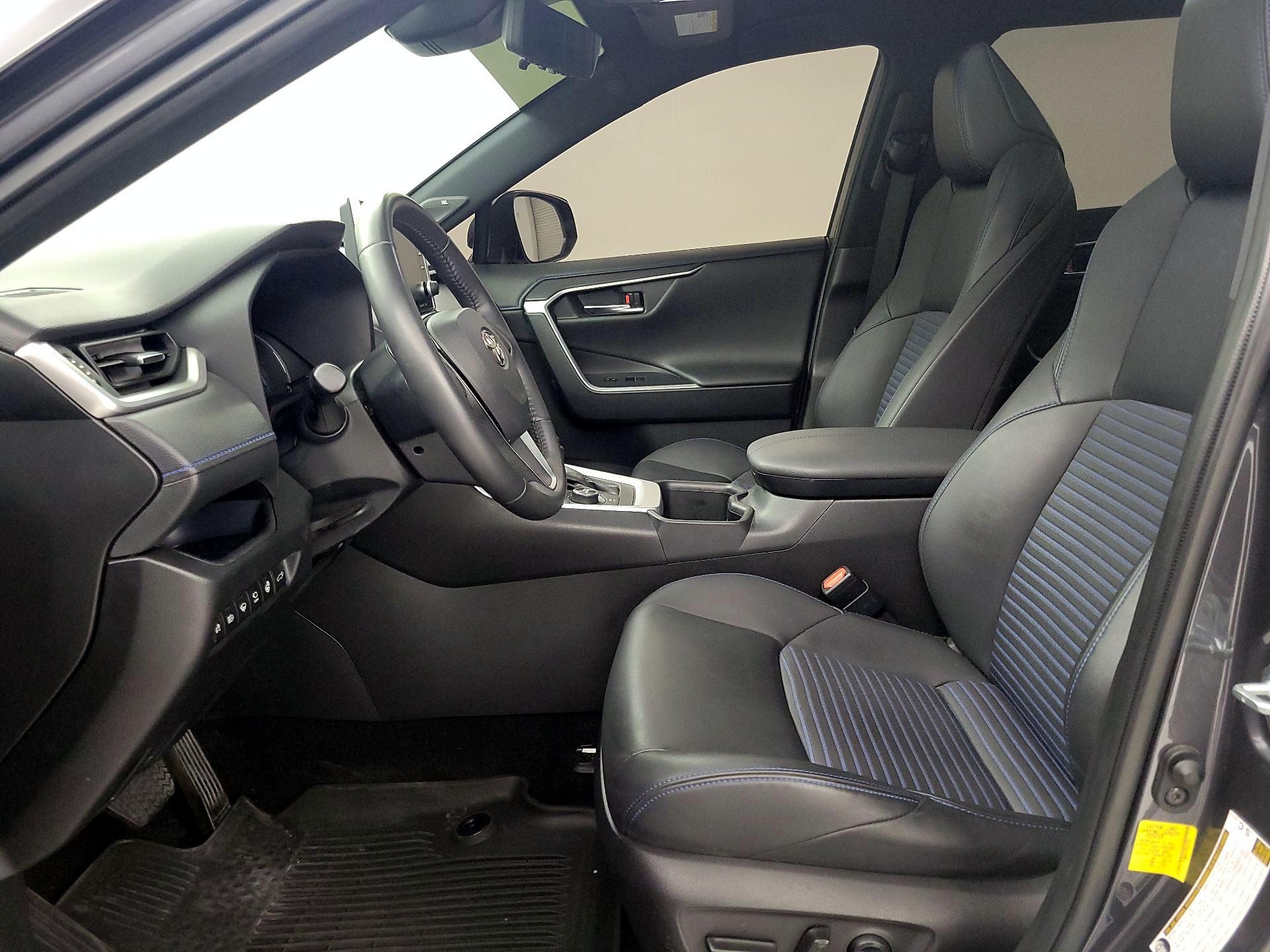 Thumbnail: 2022 Toyota RAV4 - 11