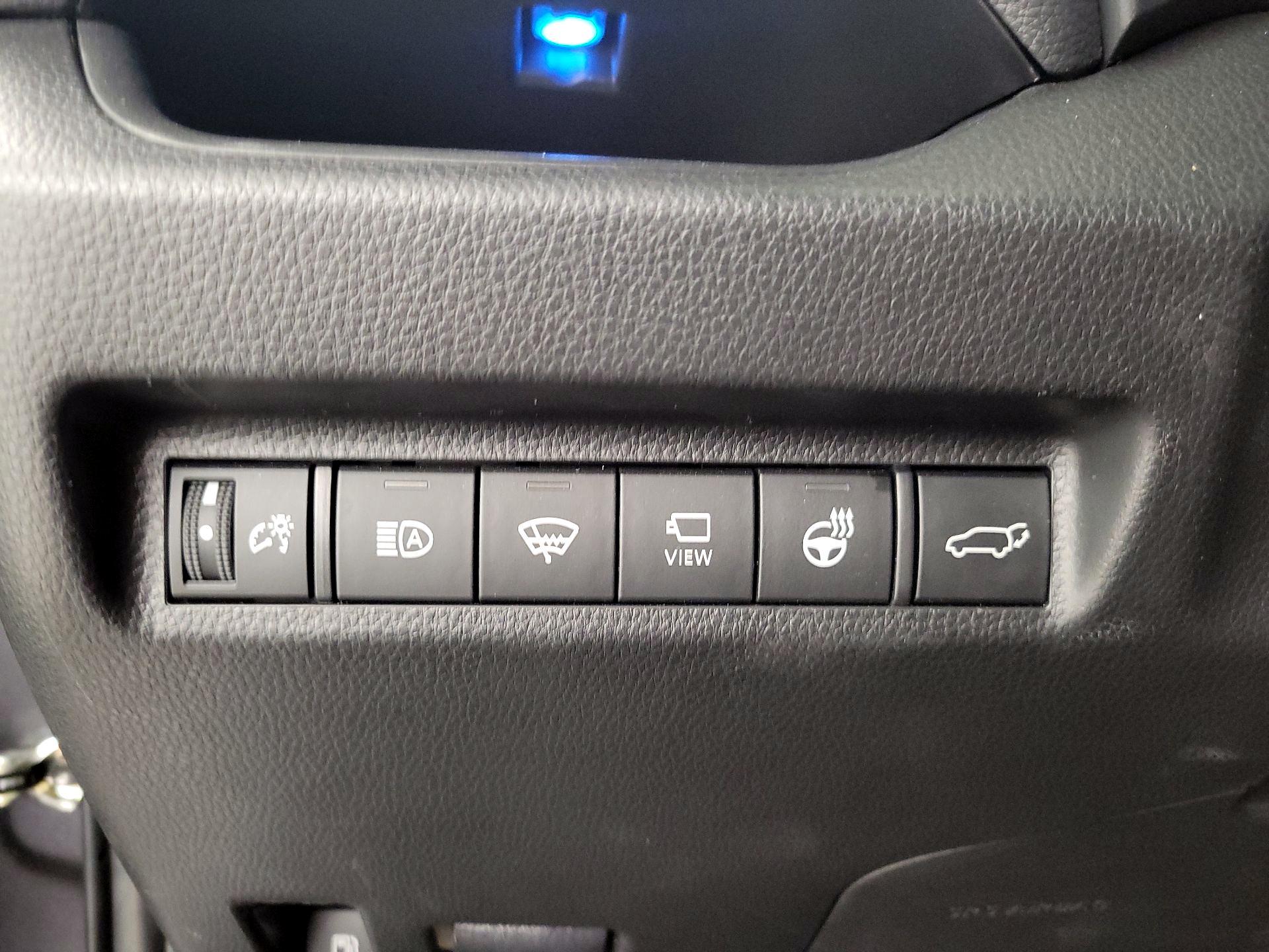 Thumbnail: 2022 Toyota RAV4 - 13