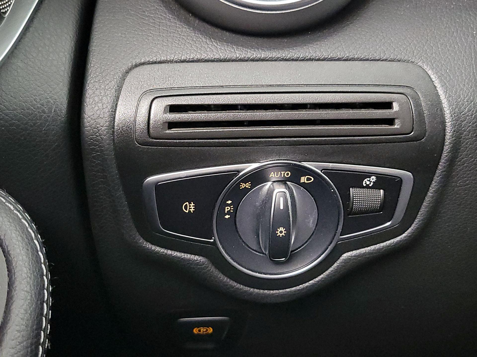 Thumbnail: 2021 Mercedes-Benz GLC - 13