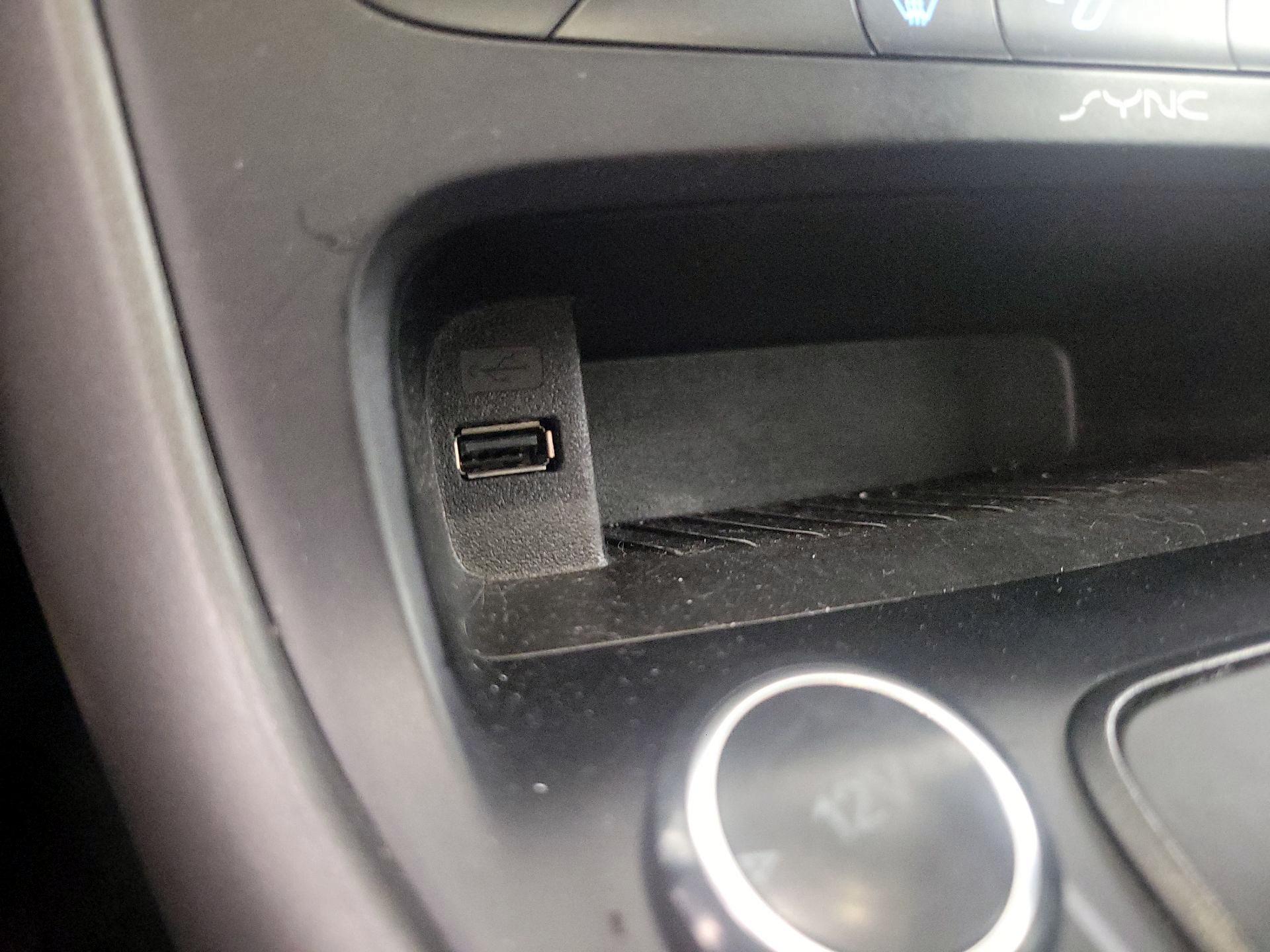 Thumbnail: 2016 Ford Focus - 18