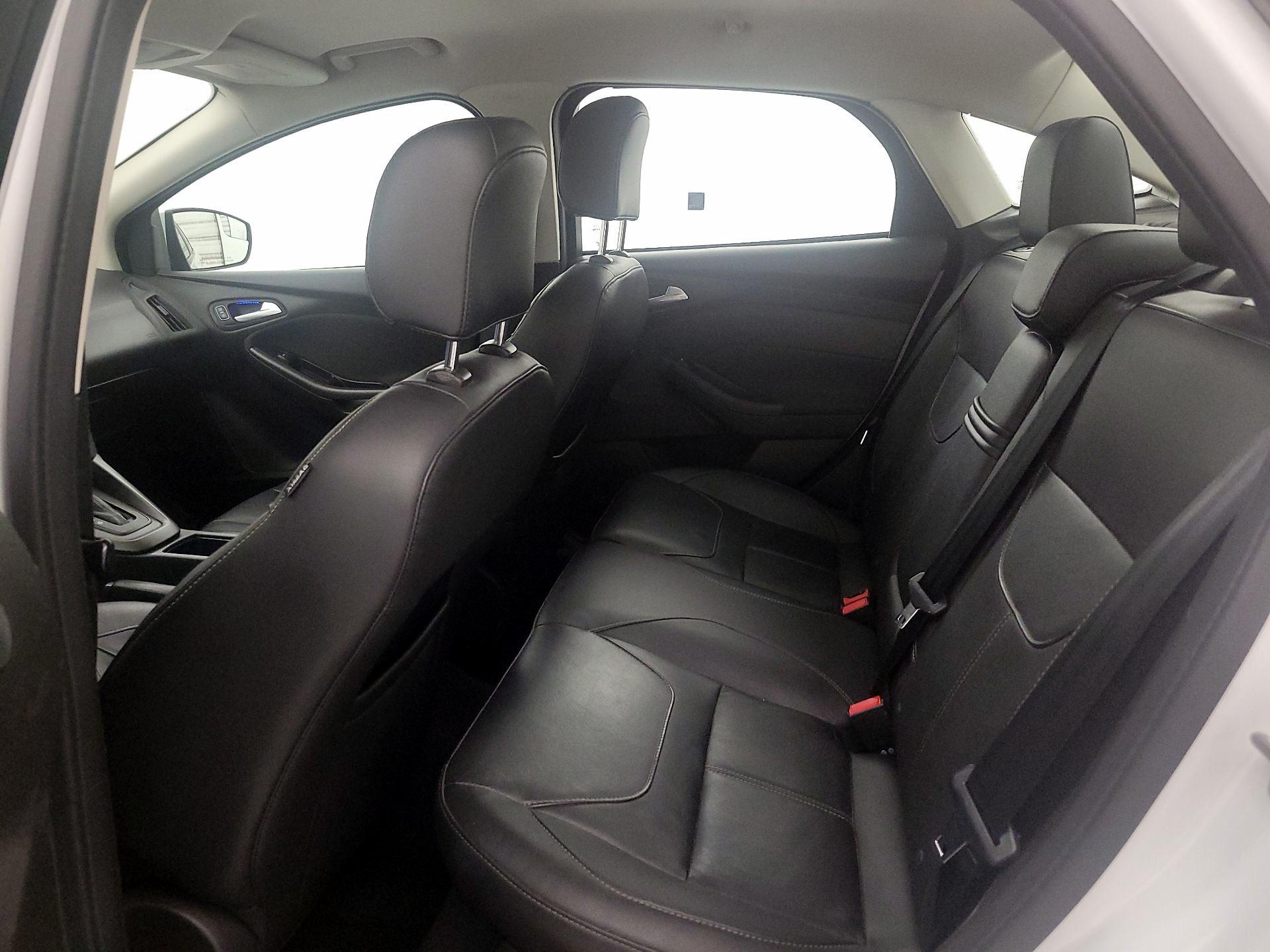 Thumbnail: 2016 Ford Focus - 19